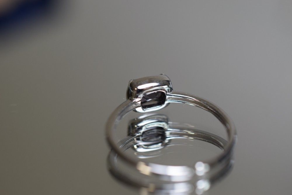 非加熱 紫の光沢を見える濡羽色