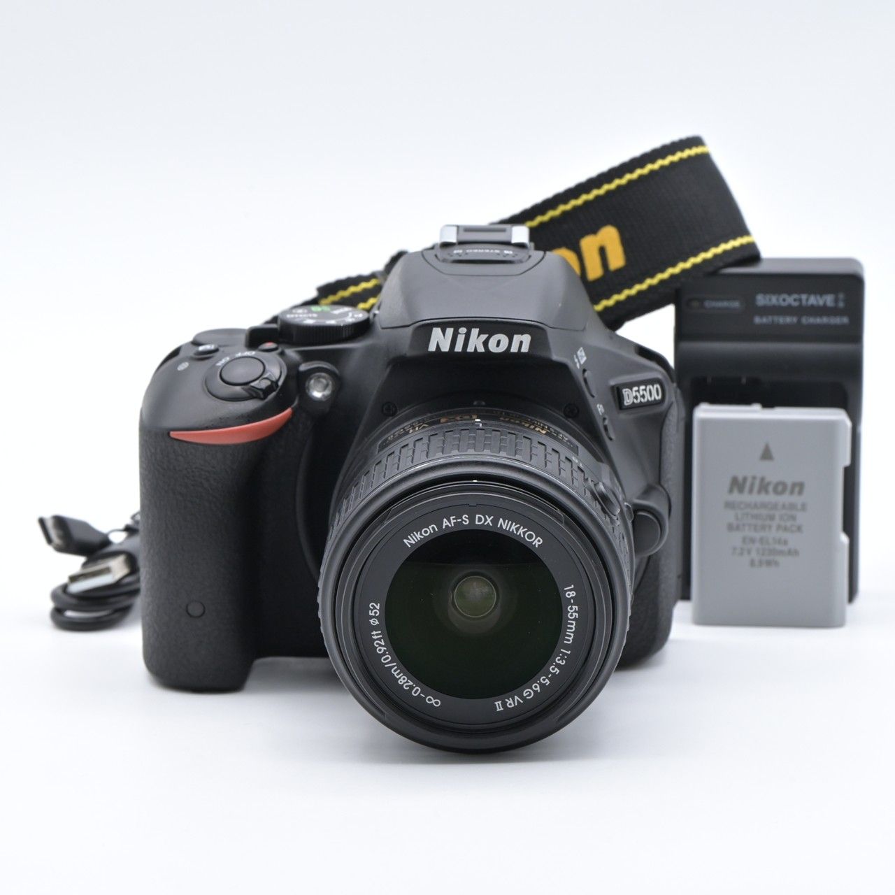 Nikon D5500 18-55 VR2 BLACK 付属品付き Nikon D5500 18-55 VR2