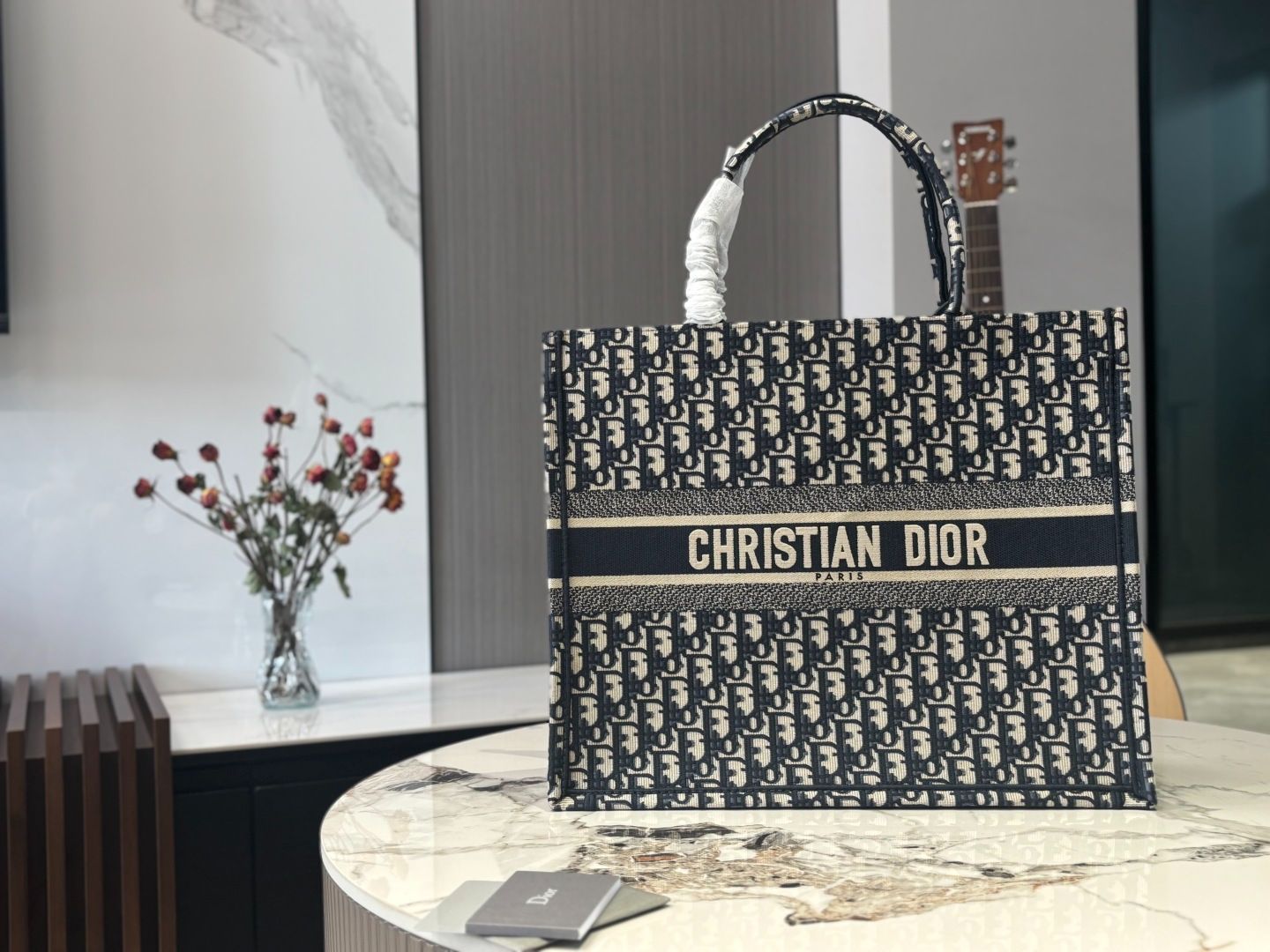 今日 Dior Booktote23 最新トートバッグ 立体刺繍 在庫 価格 -WTO輸入5