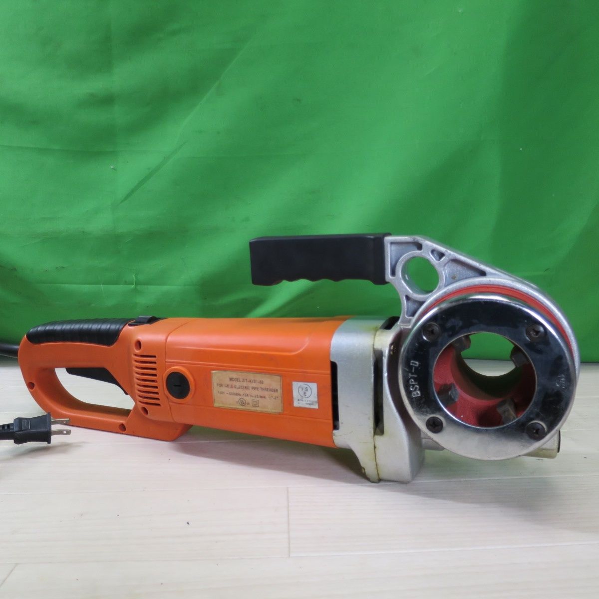 エイシン ポータブル パイプ マシン 電動 パイプ ネジ切り機 100V ZIT-KY01-50 ケース付き 電動 工具