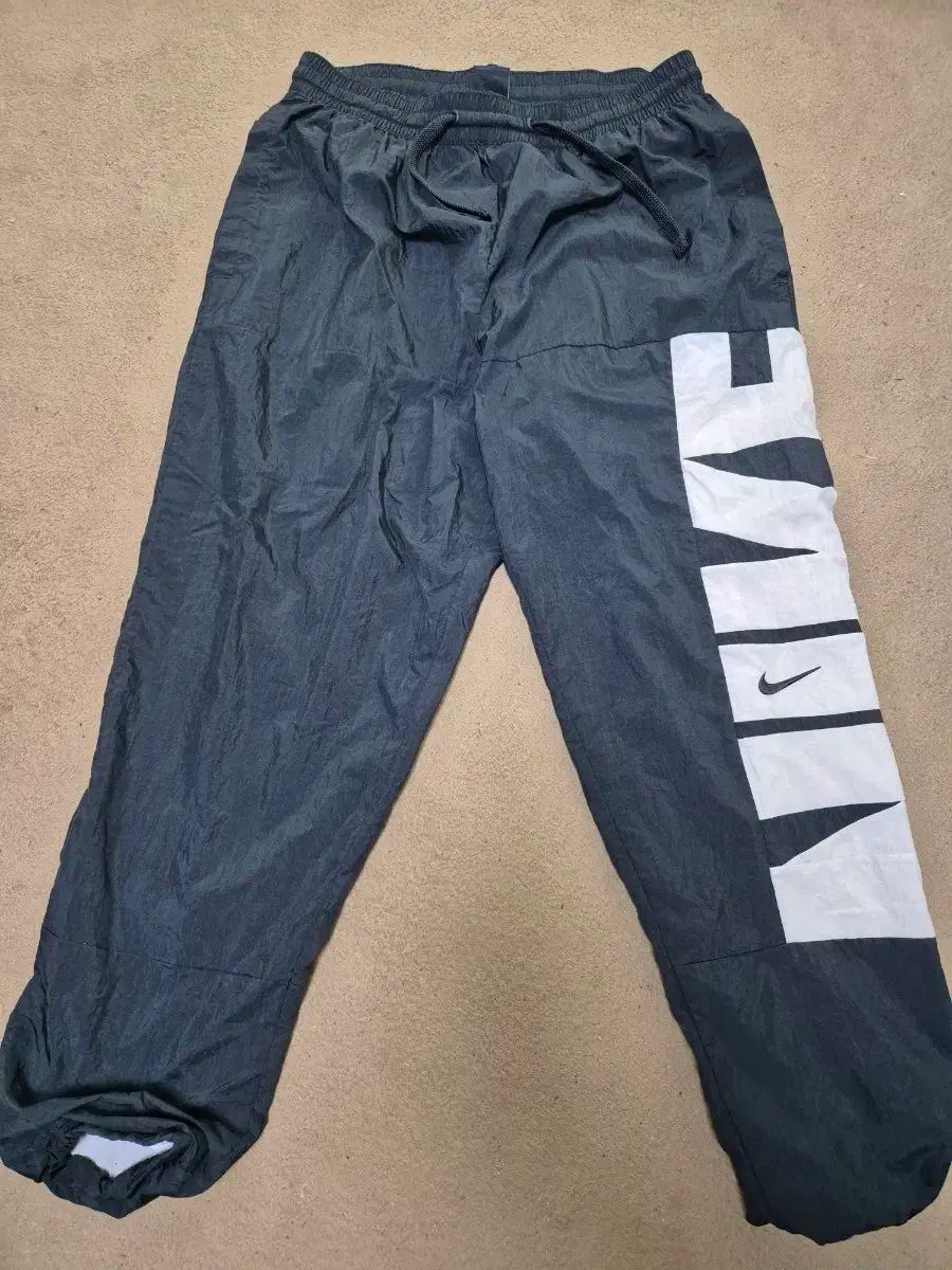 【雷市場（ポンジャン）商品韓国直送】Nike(ナイキ） トレーナー パンツ xl