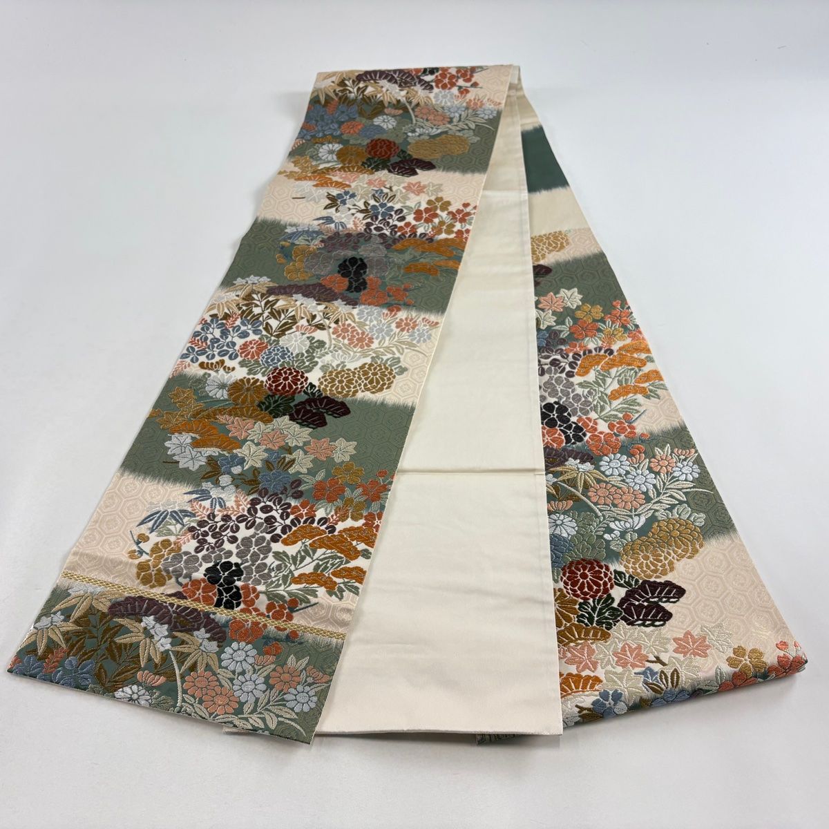袋帯 美品 秀品 草花 亀甲 唐織 箔 クリーム 六通 正絹 【中古