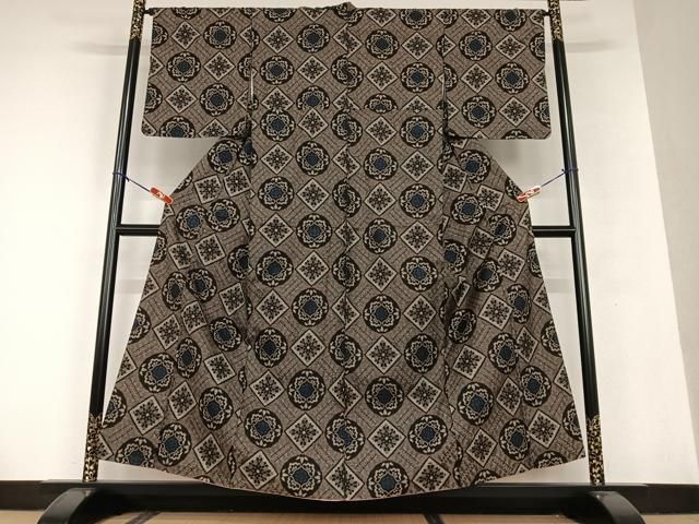 平和屋着物●本場大島紬　龍郷絣　花菱文　正絹　逸品　AAAU8333zg 平和屋着物○本場大島紬 龍郷絣 花菱文 正絹 逸品 AAAU8333zg - メルカリ