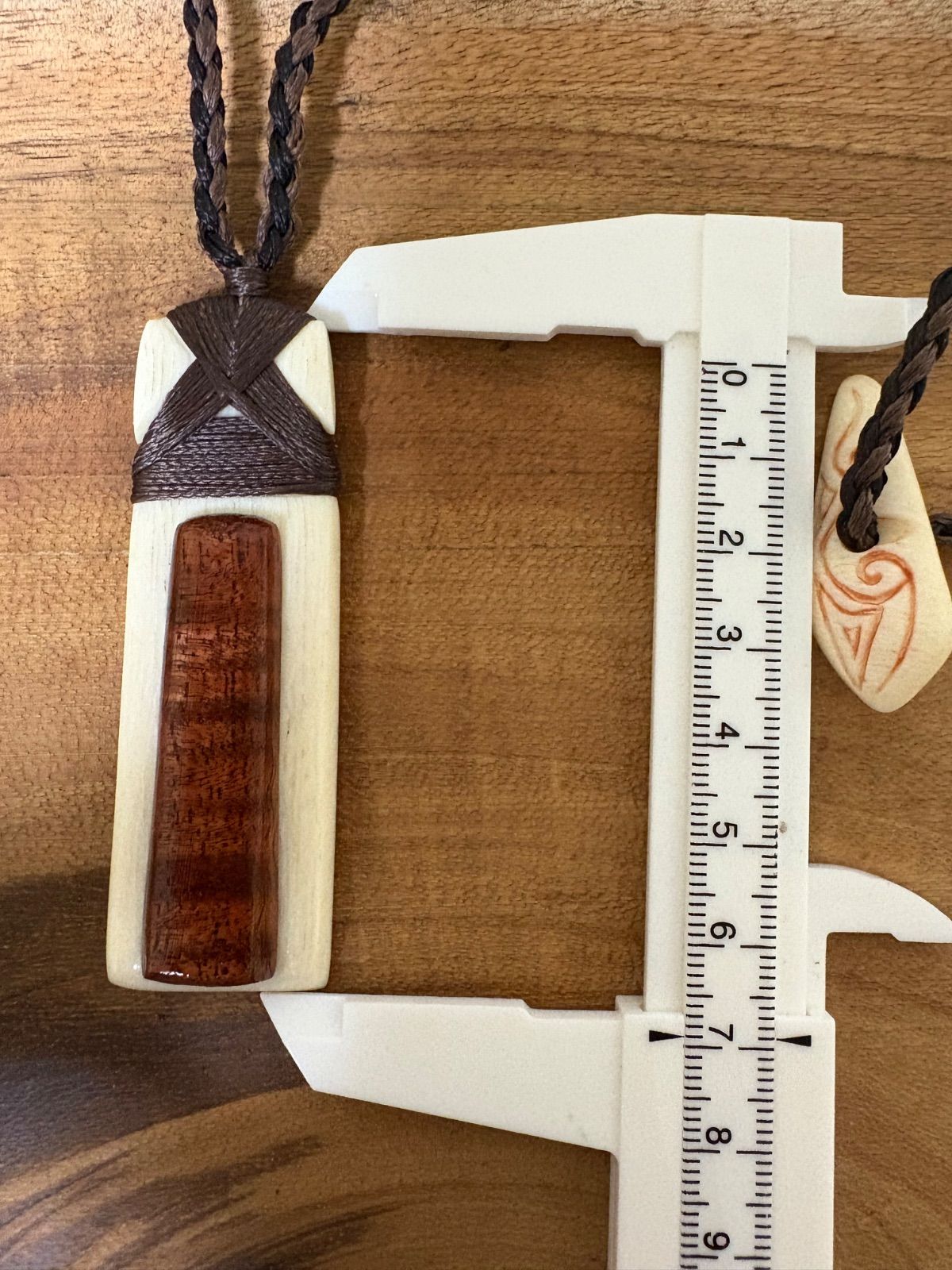 ボーンカービングネックレス(hksw-t1)Hei Toki ハワイアンコア