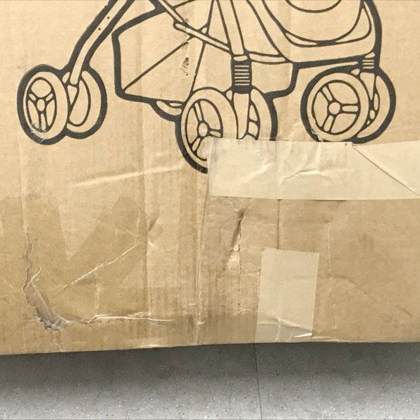 グレー
