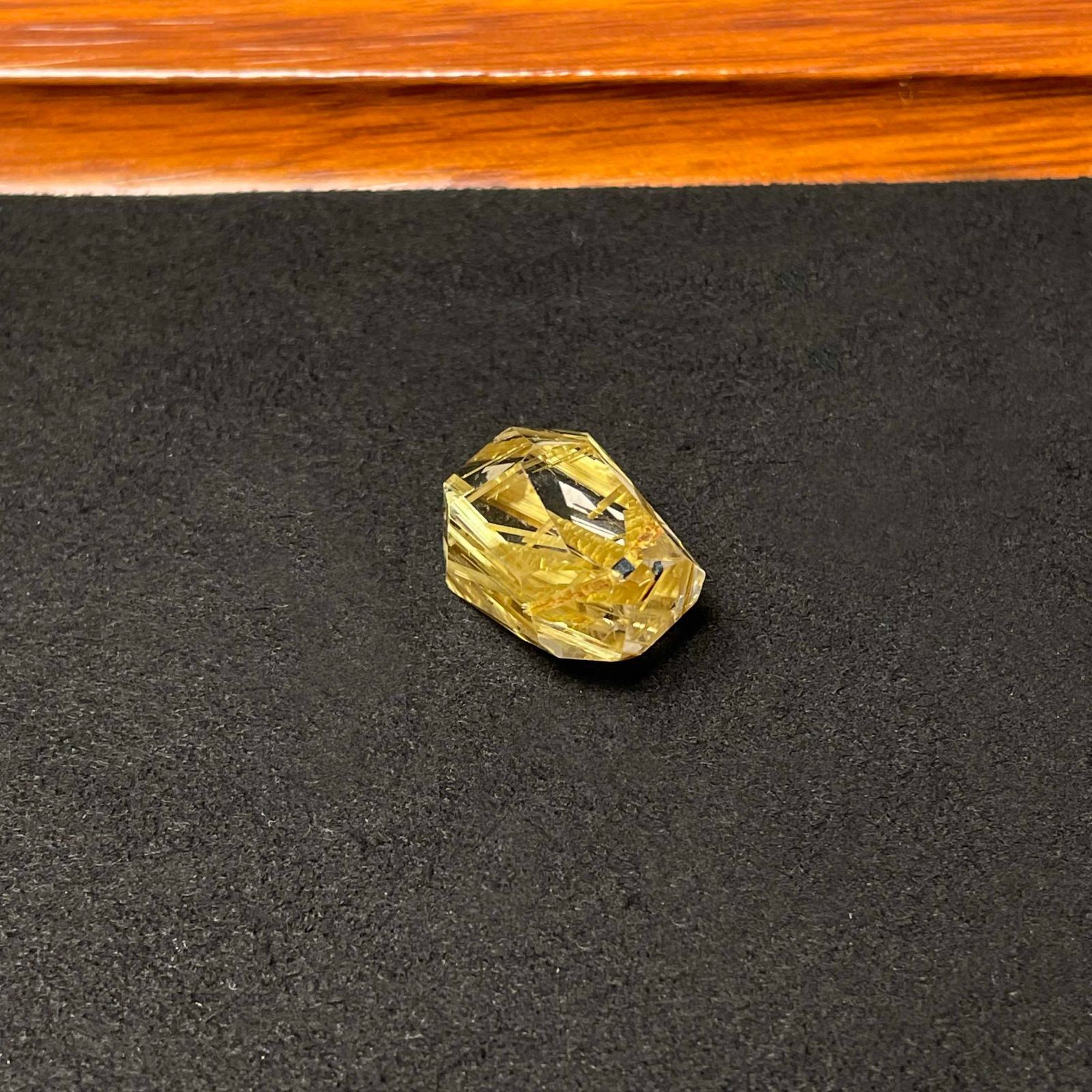 EU製 黄金タイチンルチル