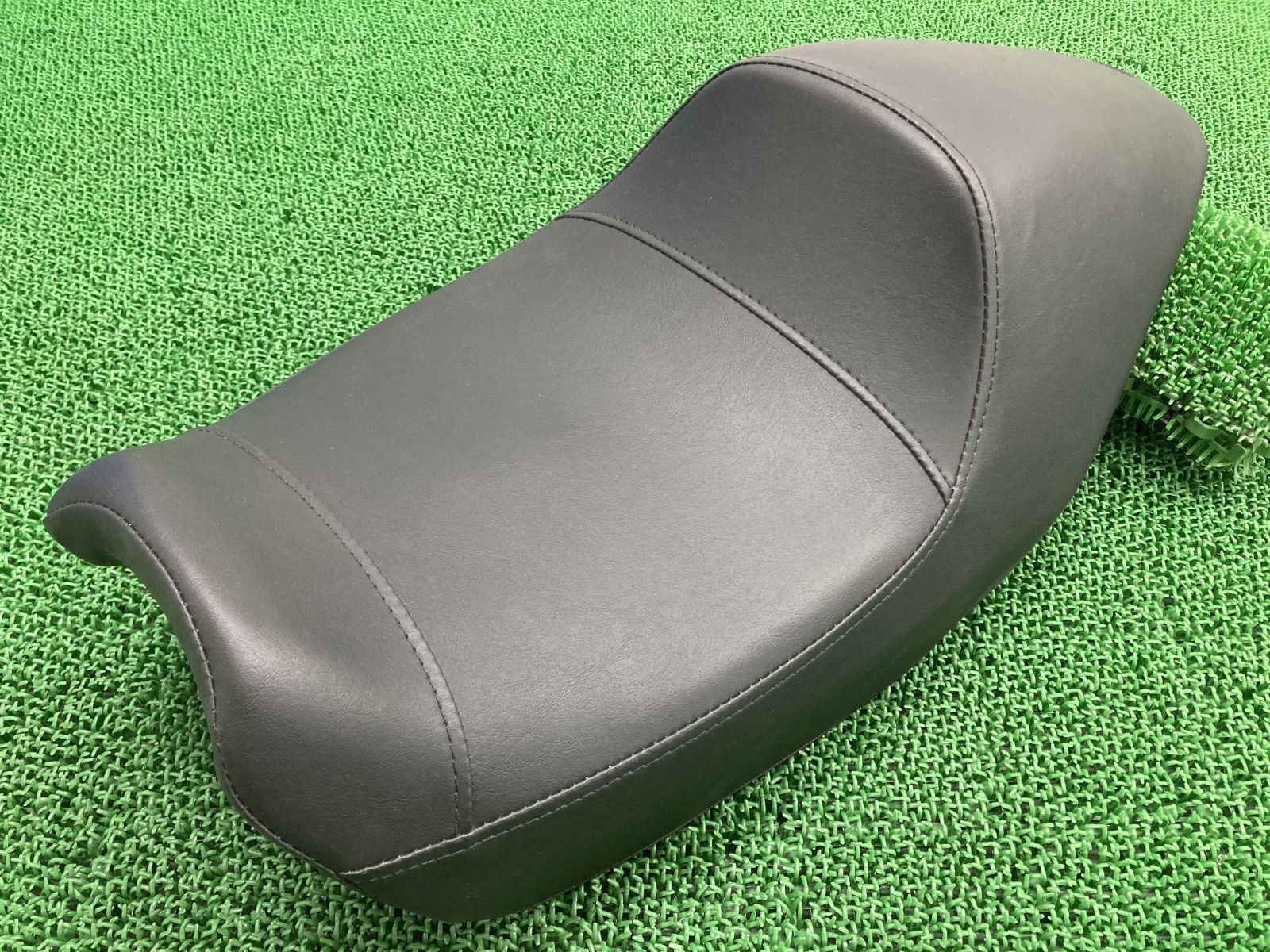 XG750 シート 25329 ハーレー 純正 バイク 部品 ストリート750 オプション カフェソロシート 修復素材や張り替えベースに