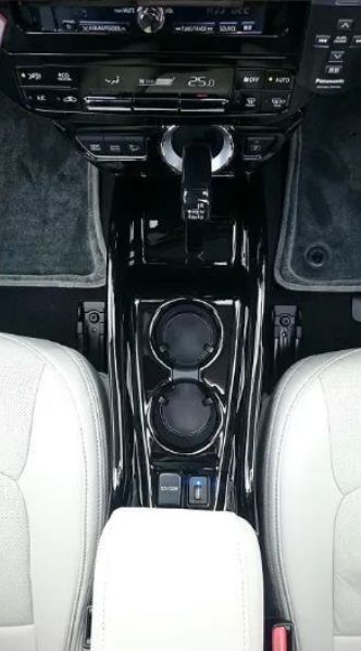 ZVW55 センターコンソールトレイ