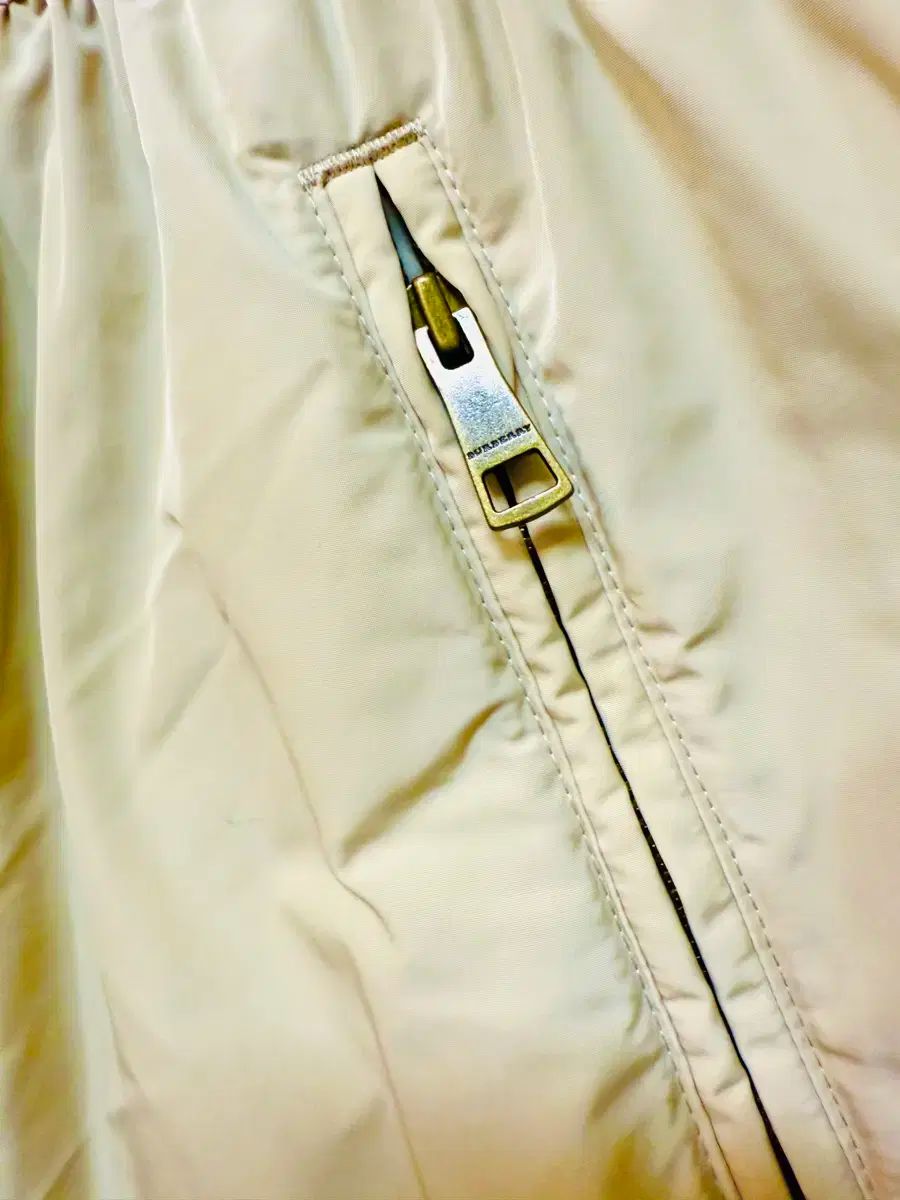 バーバリー 女子児童