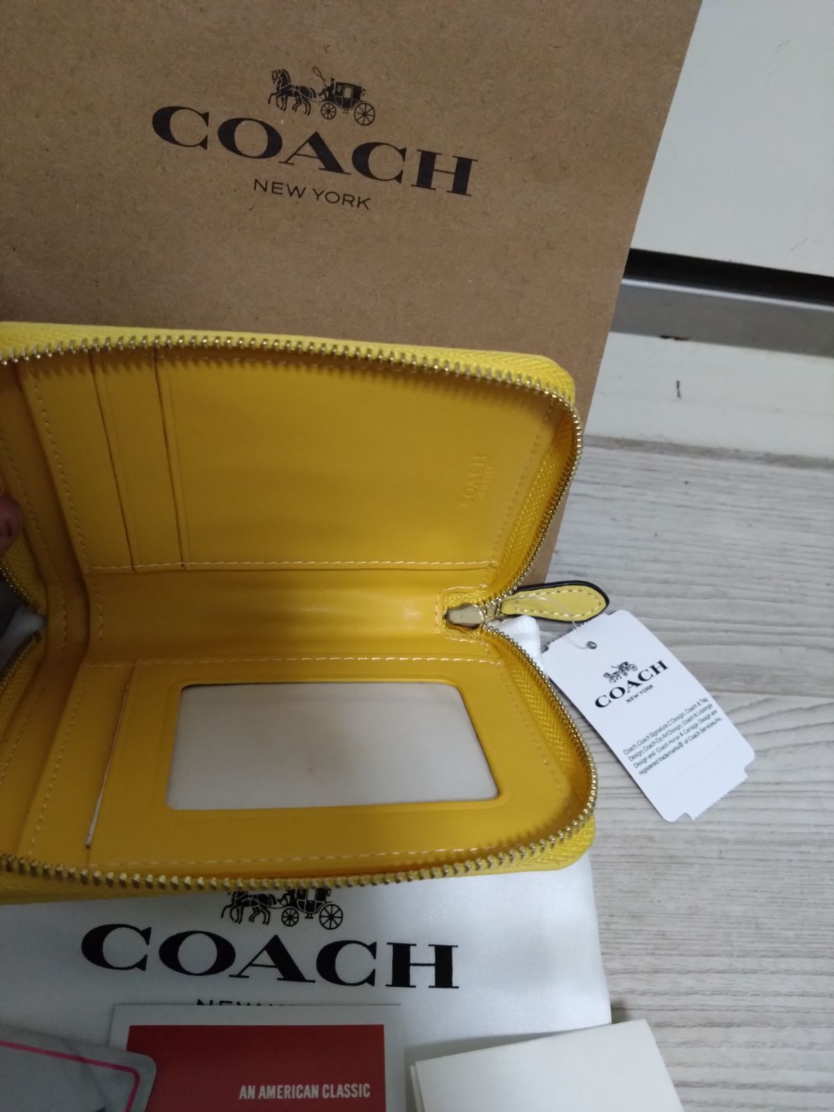 COACH ジャガード コンパクト折財布レディース - mirabellor.com