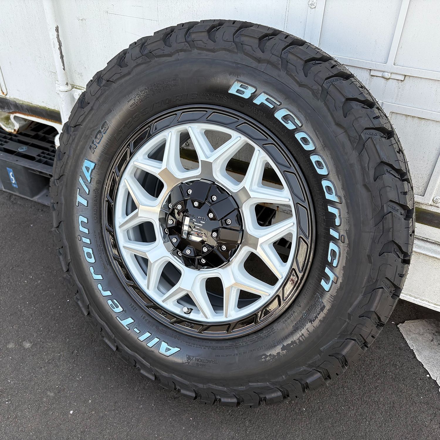 新品4本セット】ハイエース 200系 レジアスエース 16インチ レクセル 