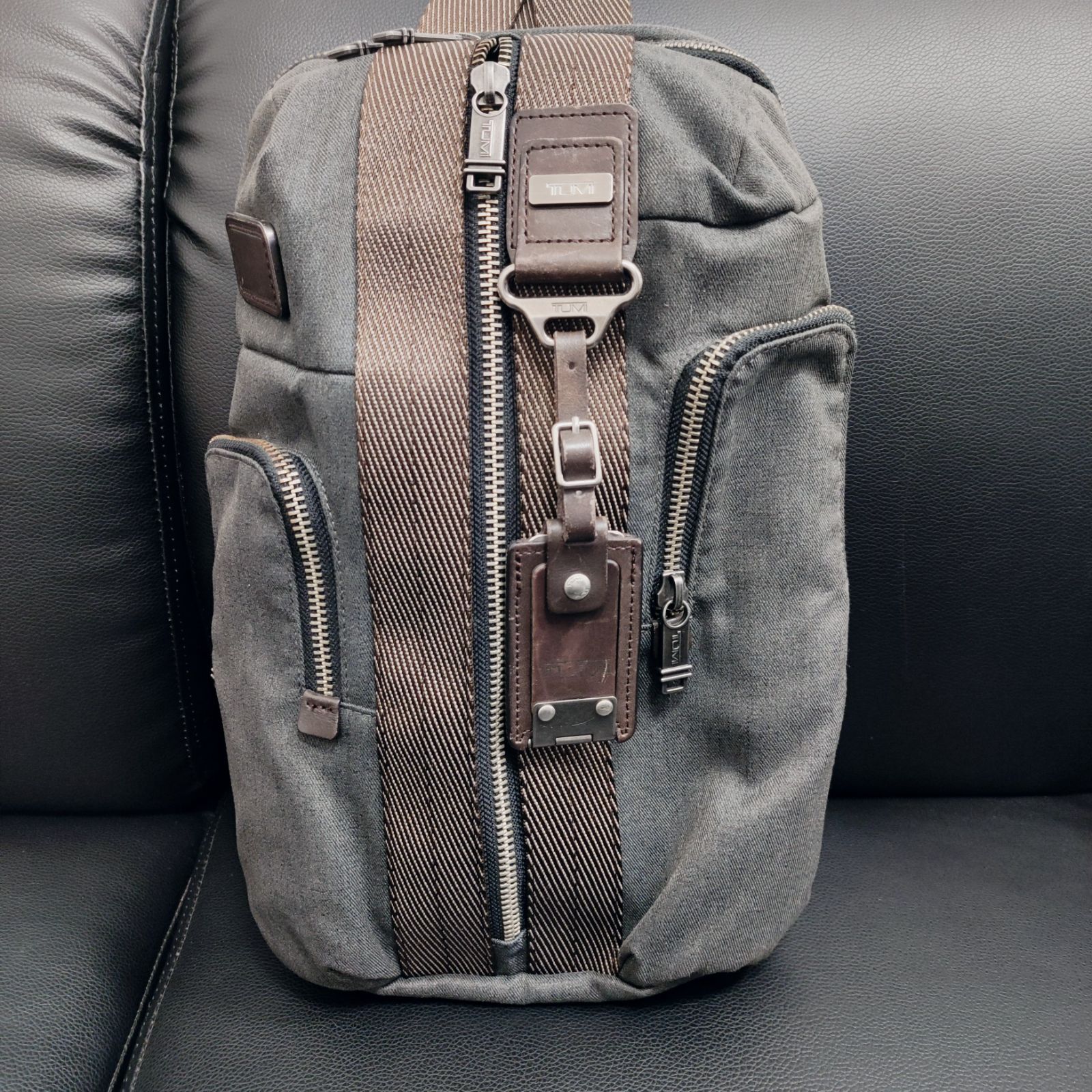 【希少 限定秋バージョン・美品】TUMI トゥミ スリングバッグ　ボディバッグ 美品！トゥミボディバッグスリングバッグモントレー スリング バッグ