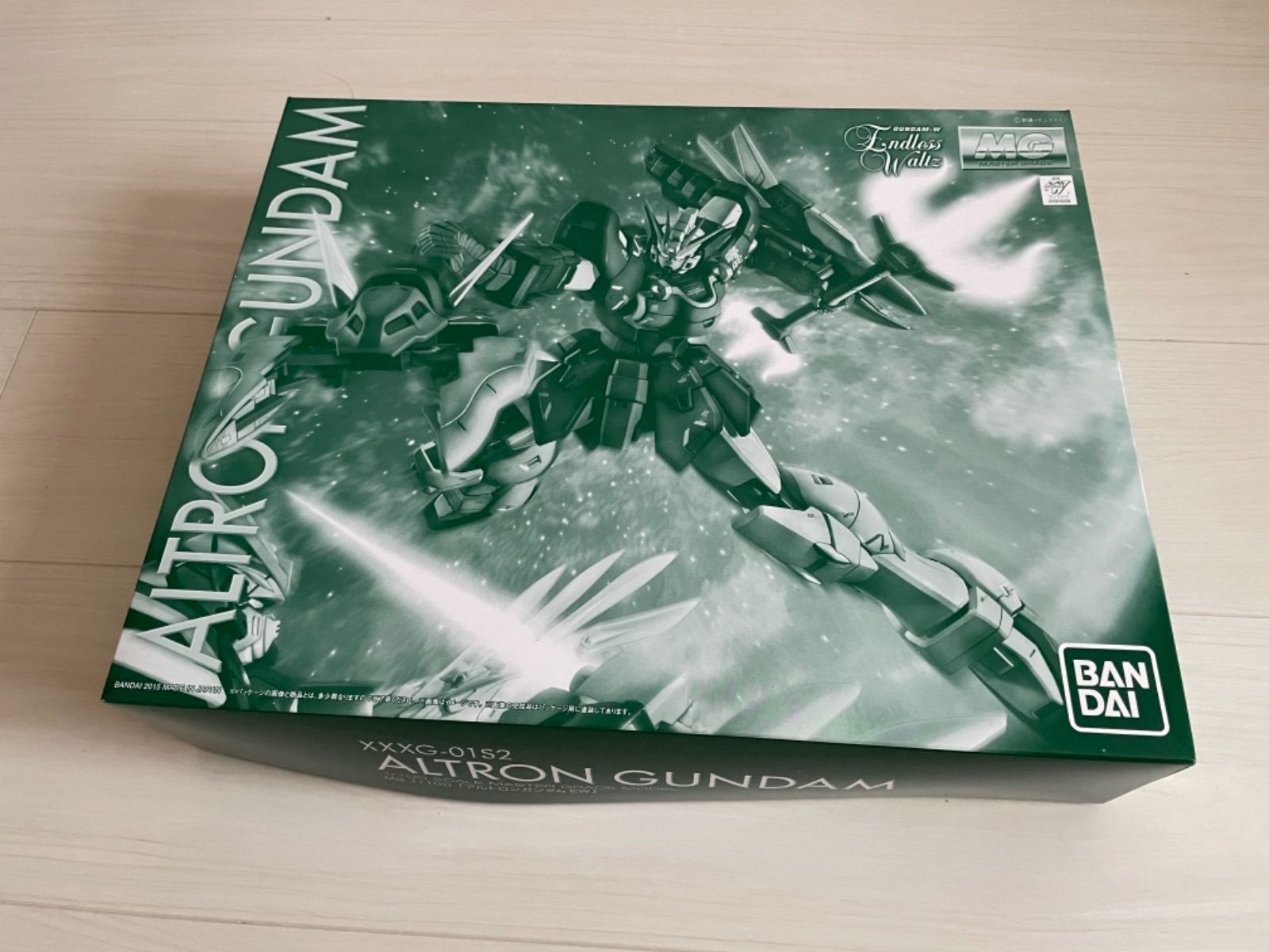 MG 100 アルトロンガンダム EW プラモデル(プレミアムバンダイ限定)