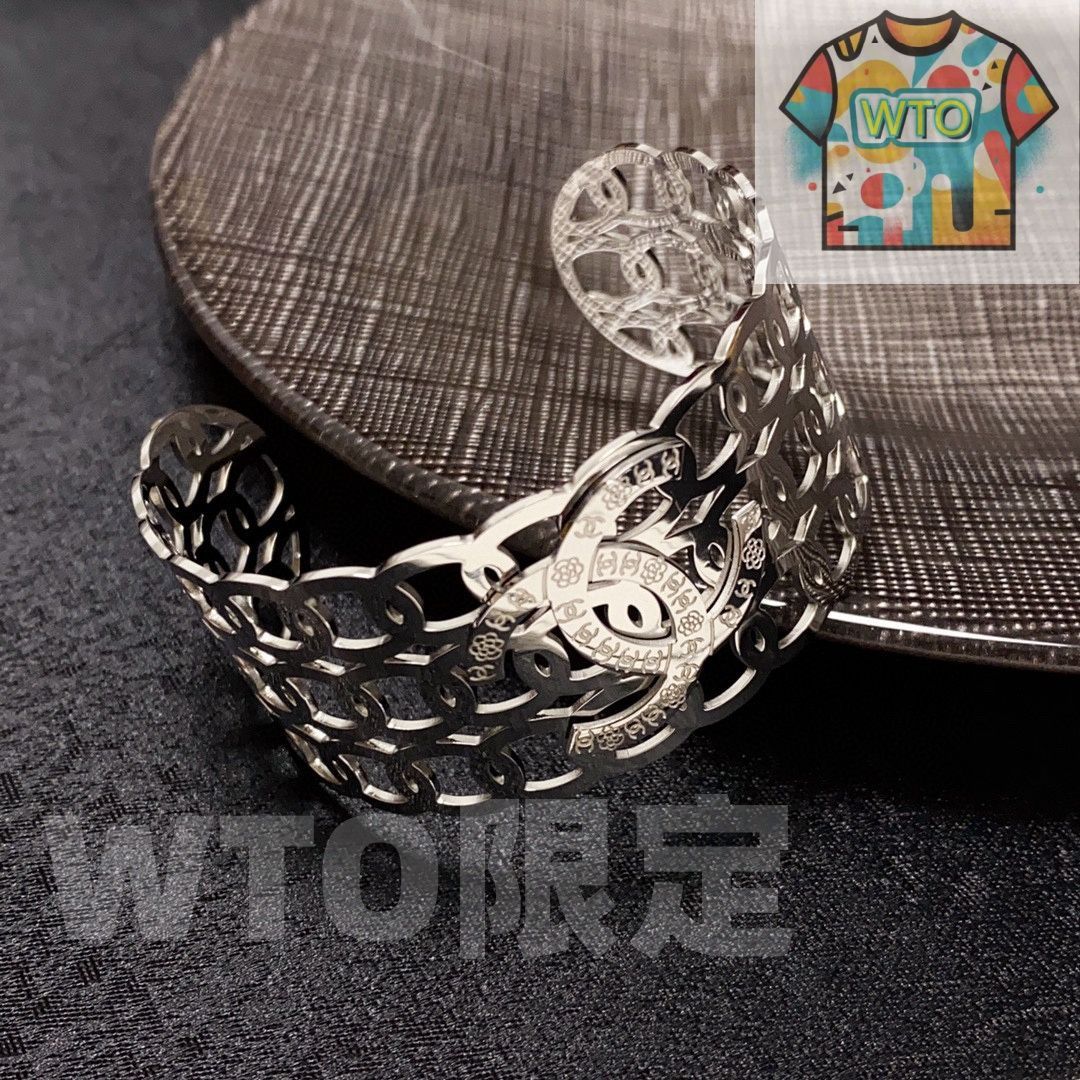 今日WTO】CHANEL シャネル 新モデル ダブル C 透かし編み幅広