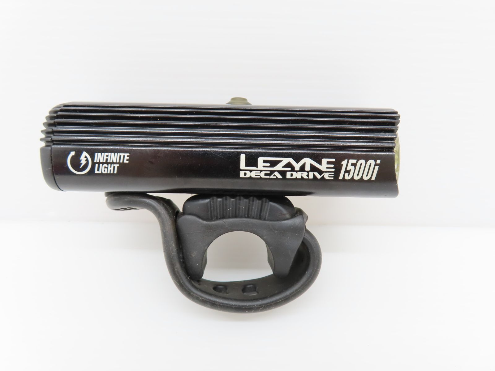 通電 済み LEZYNE DECA DRIVE 1500i ライト B4-102