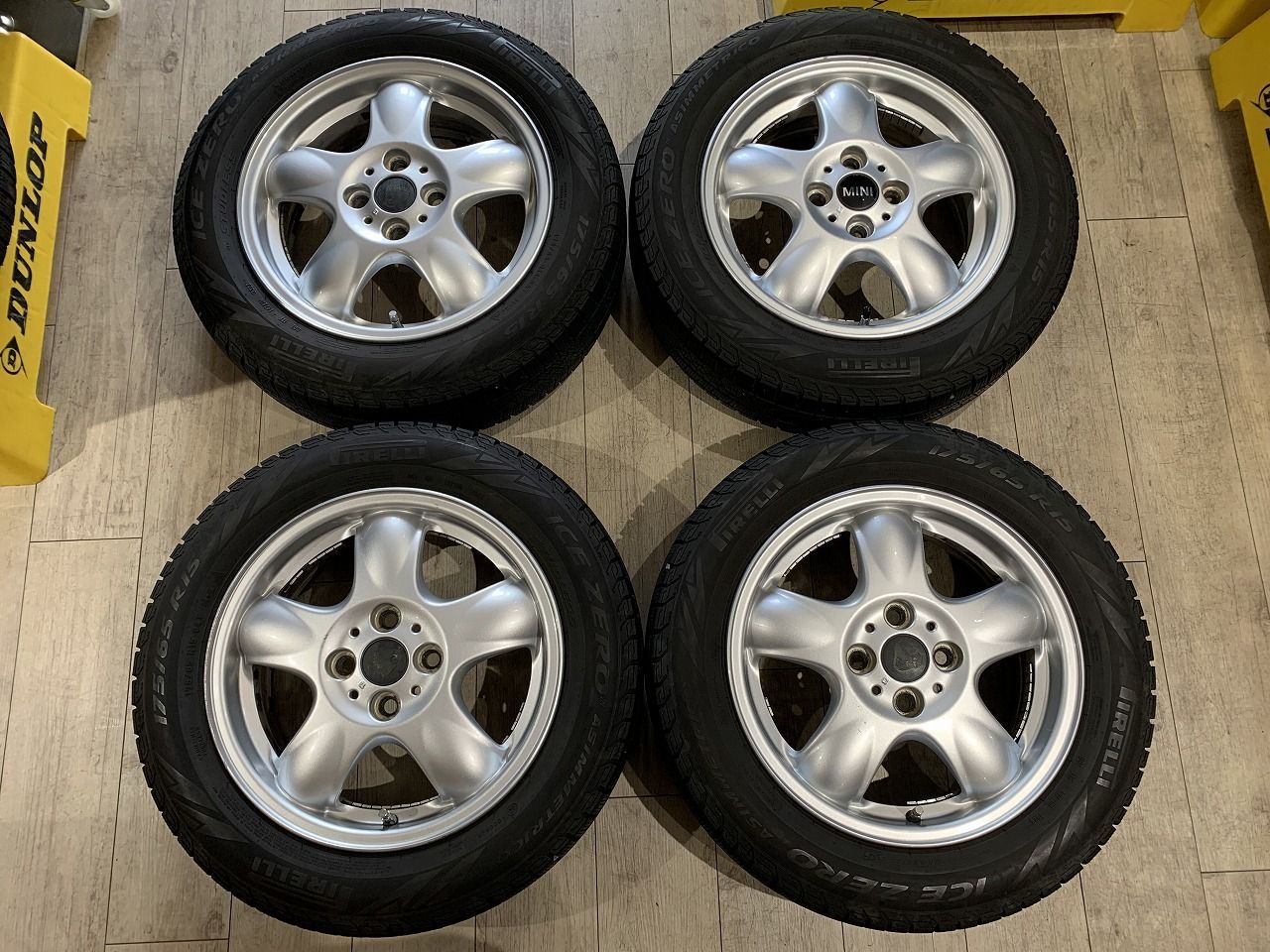 MINI 純正ホイール+DUNLOP WINTER MAX 175/65R15