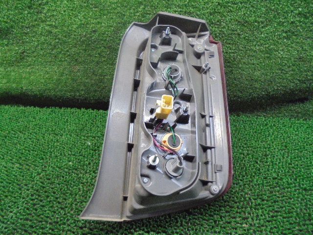 トヨタ ルミオン NZE151N 前期型 テールライト スタンレー12-541