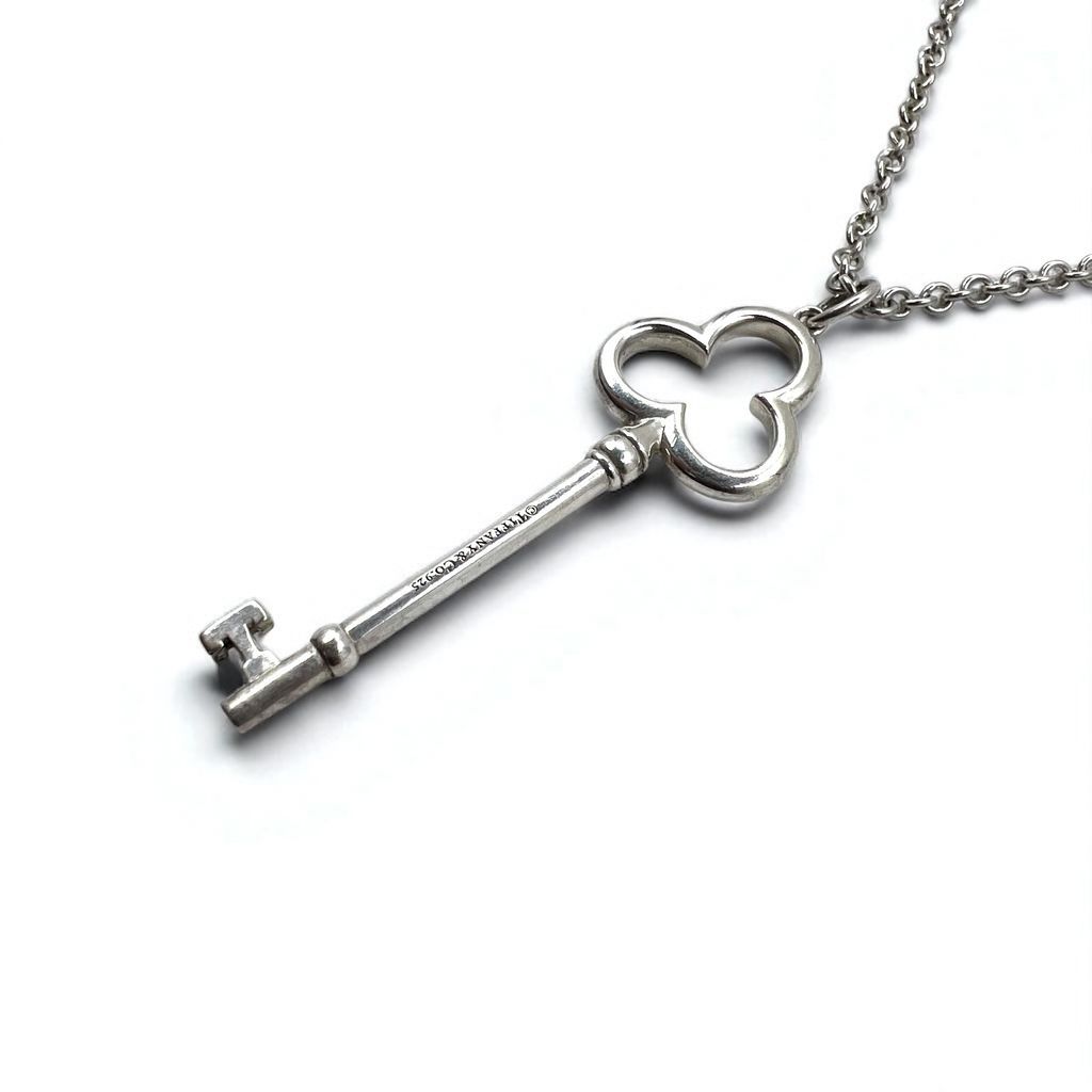 Tiffany & Co. リング型ペンダントネックレス TIFFANY & CO. トレフォイル クローバー キー ネックレス SILVER