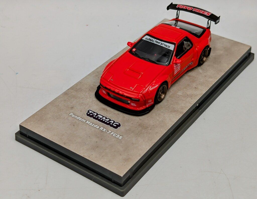 Tarmac Works 1/64ROAD64 Pandem Mazda RX-7 FC3S Red 066-RE