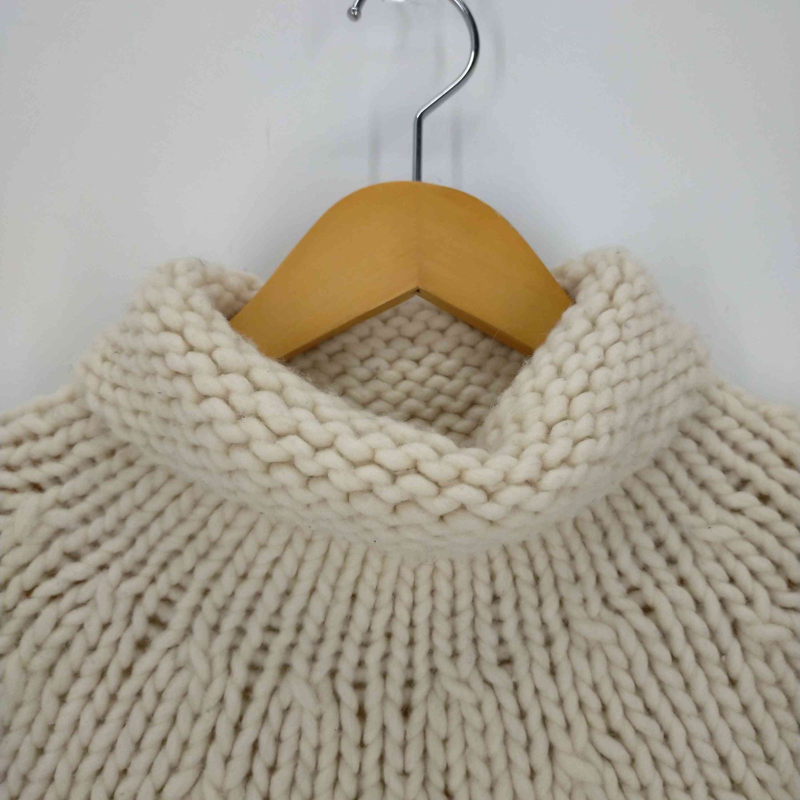 ネストローブ nest Robe ペルーウールボトルネックプルオーバー