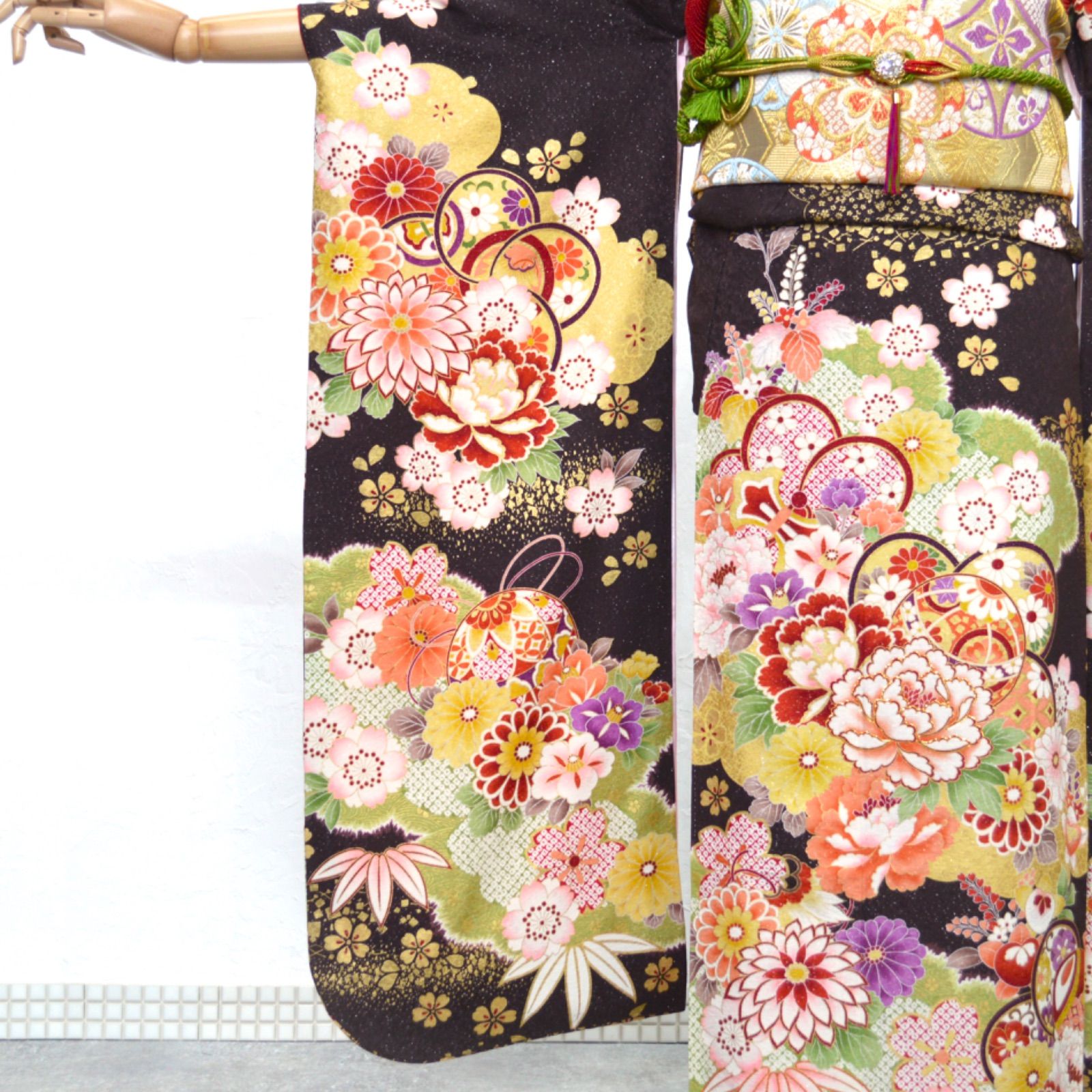 美品》正絹 振袖フルセット S〜Lサイズ 成人式 金駒刺繍 ブラウン 古典