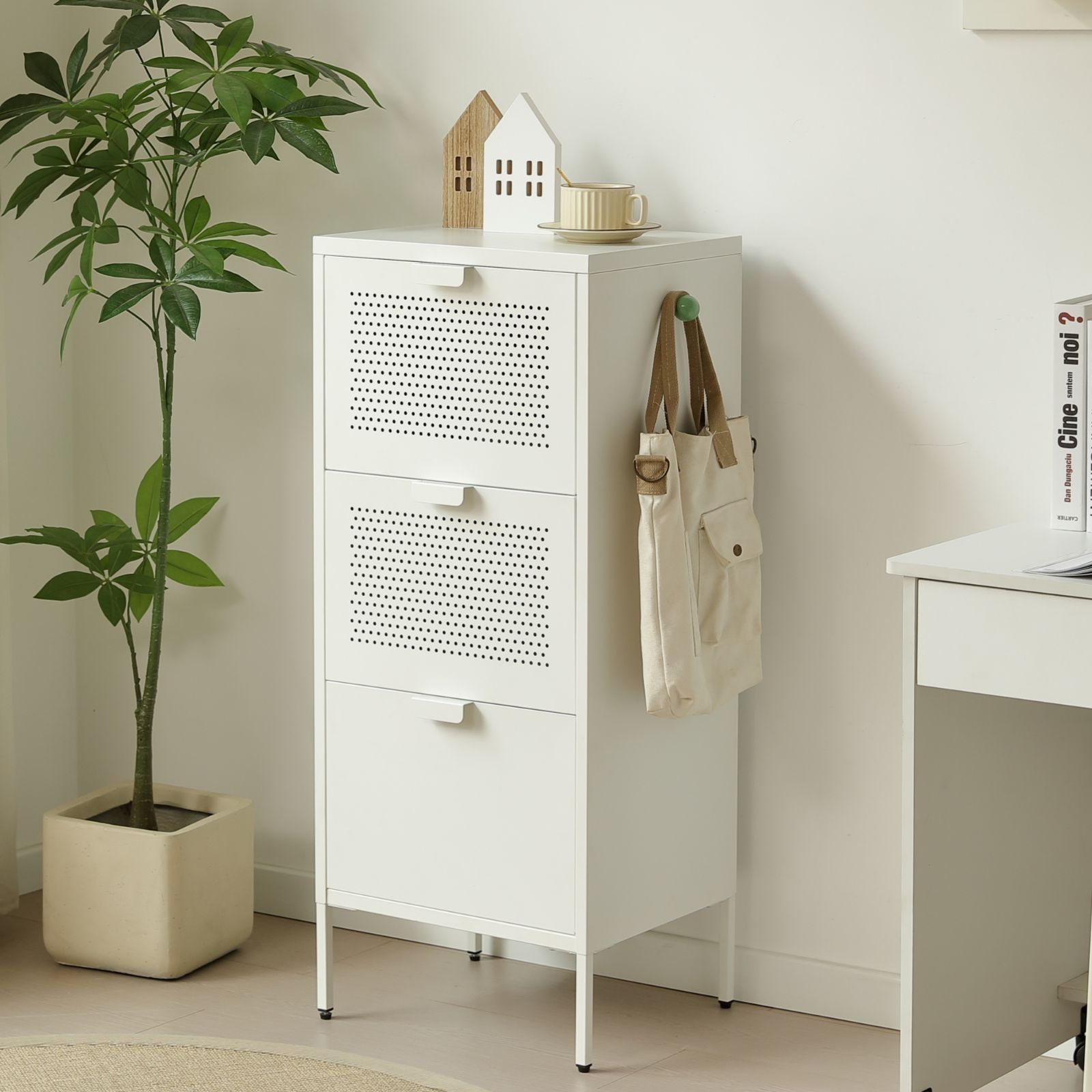 ｘ キャビネット スチール 引き出し3杯 サイドボード タンス チェスト メタル コンパクト 高め 引き出し3つ 金属製 おしゃれ リビング モダン 棚 スチールチェスト 書類 韓国インテリア 扉 金属製キャビネット ホワイト MARWIL-DEMENAGEMENTS_CH