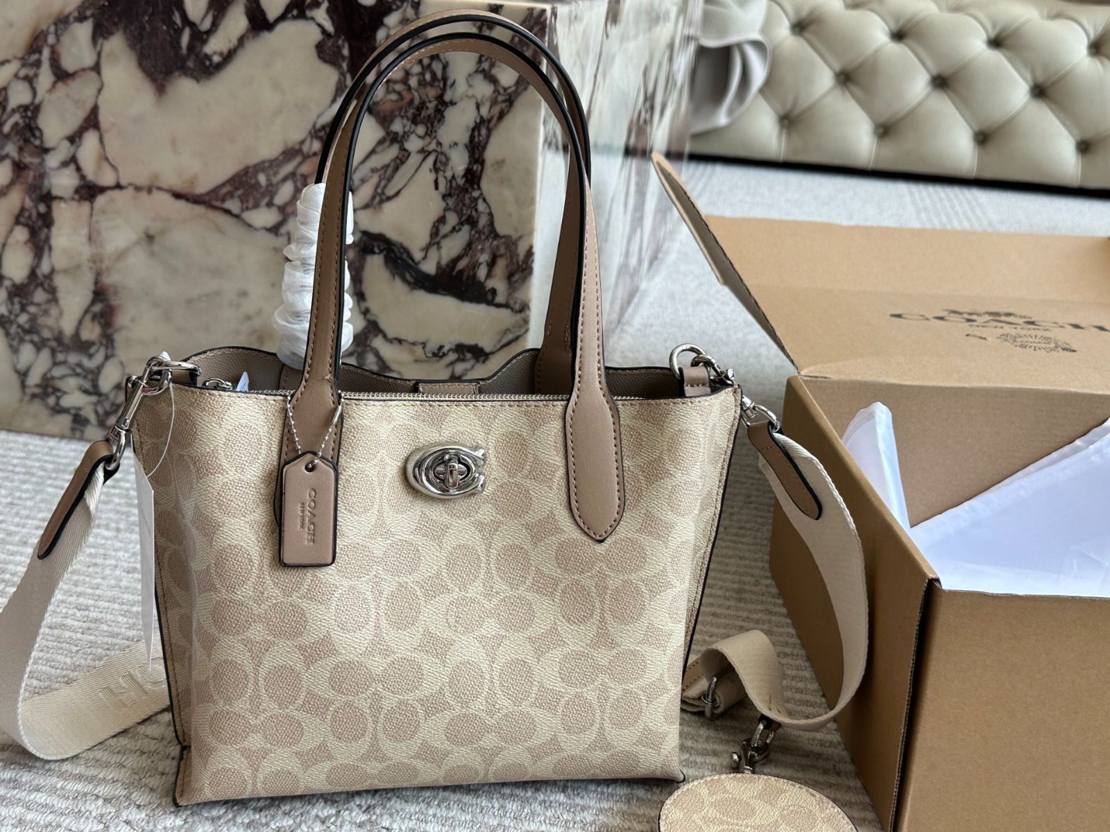 今日 Chic Coach Classic Logo Tote Bag - シックなコーチ クラシックロゴ トートバッグ 在庫 の な価格です