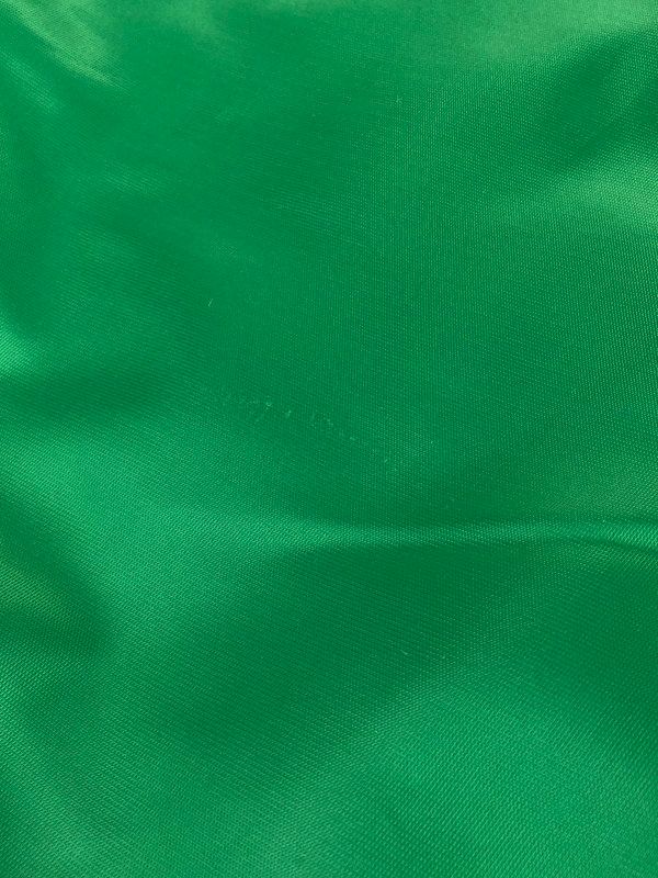 サテンジャケット