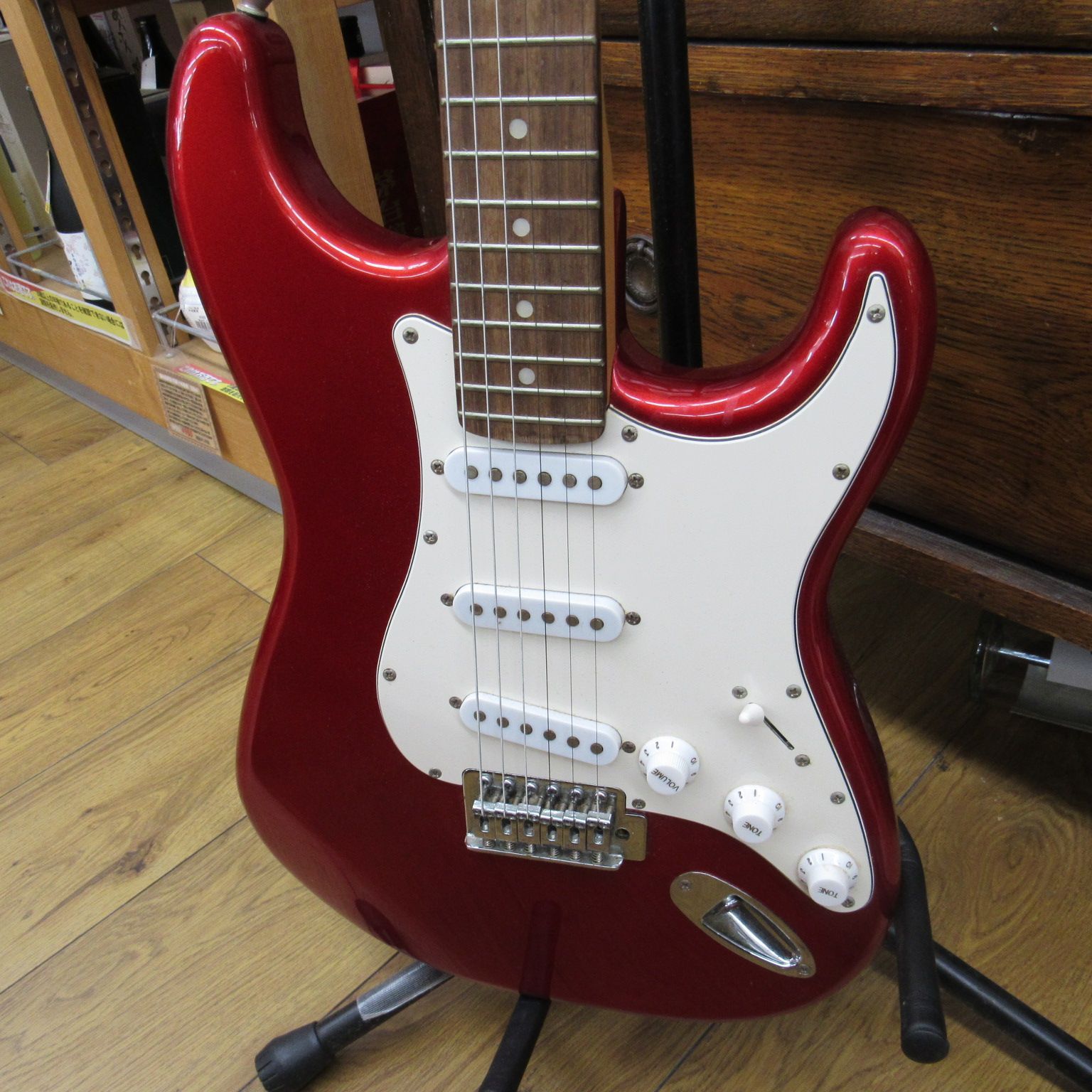 バッカス　ストラトタイプ エレキギター Bacchus バッカス ストラトタイプ エントリー