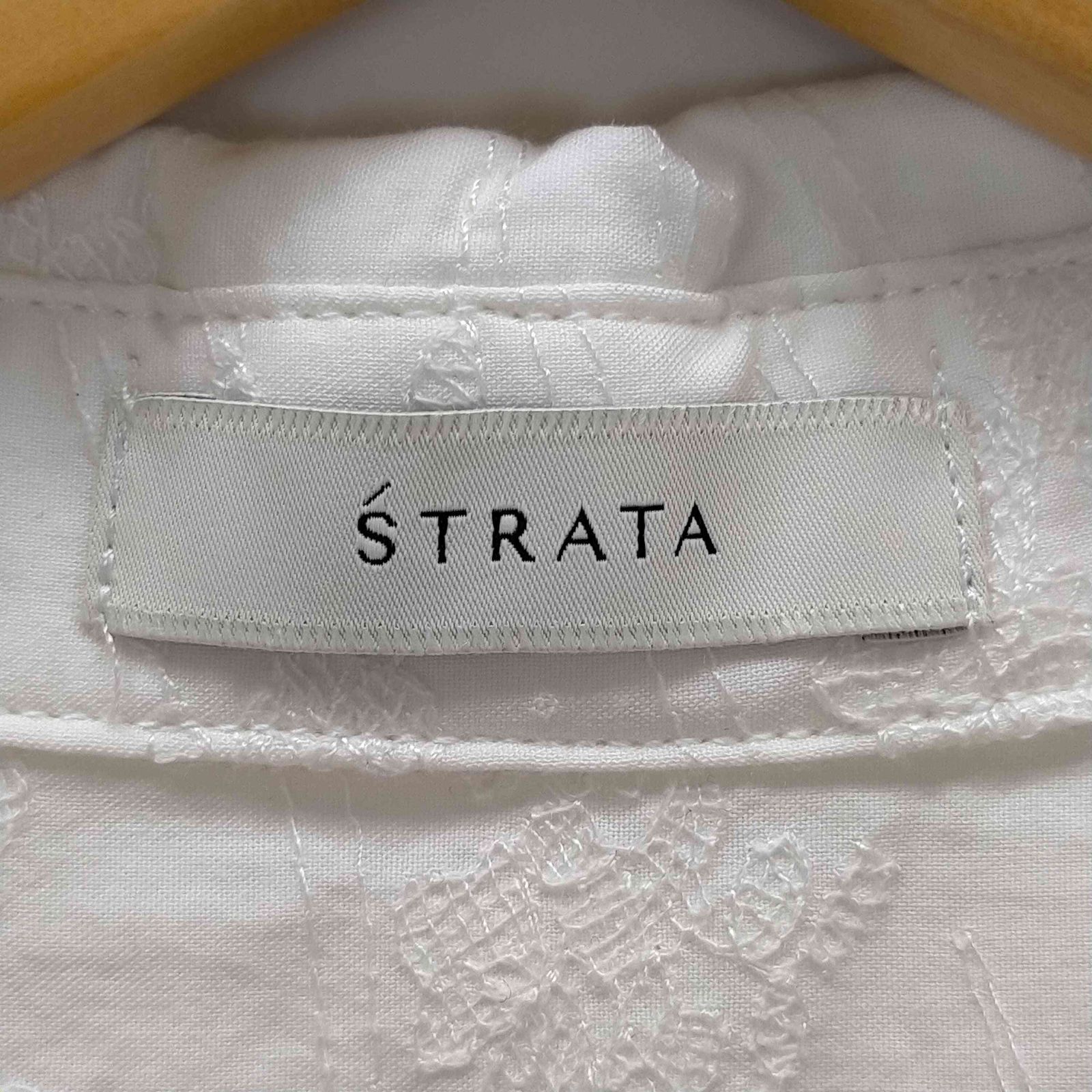 エストラータ STRATA エンブロイダリースカラップシャツ レディース