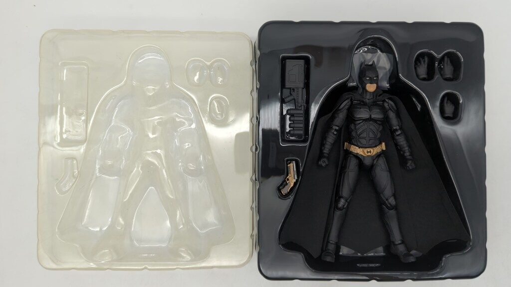 MEDICOM TOY - 新品未開封 マフェックス MAFEX No.002 バットマン メディコム・トイ Amazon.co.jp: MAFEX マフェックス No.002 バットマン ダーク