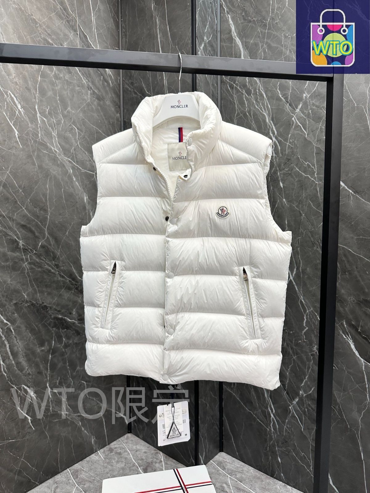 MONCLERモンクレール 白いクラシックメンズダウン｜本日限定特価