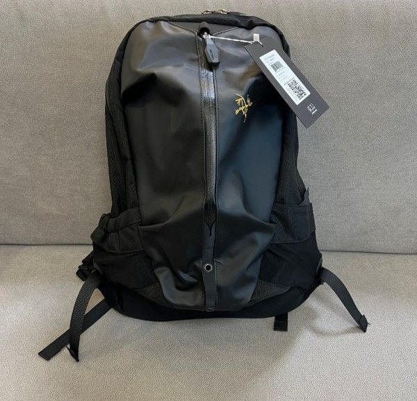 誰よりも早くゲット! ♪軽量◆丈夫 ARC’TERYX Arro16L Backpack ナイロン バックパック 高機能リュック 2色選択可♪