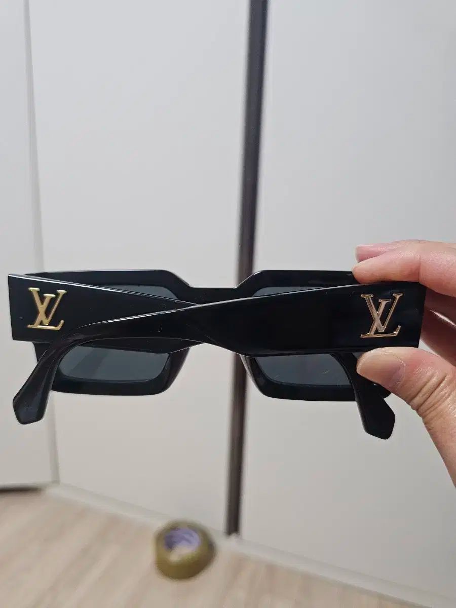 LV
