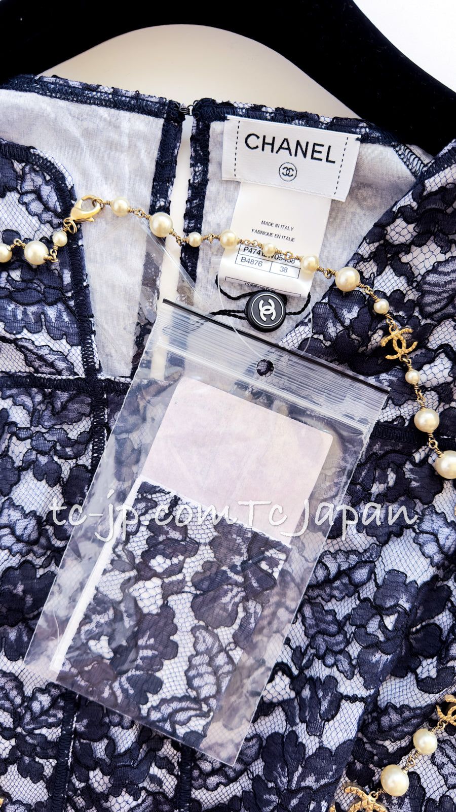 シャネル トップス CHANEL ネイビー ホワイト カメリア 春夏 サマー 総レース ブラウス さらりコットン 新品同様 38 カール 美人見え CHANEL - シャネル トップス CHANEL ネイビー ホワイト カメリア