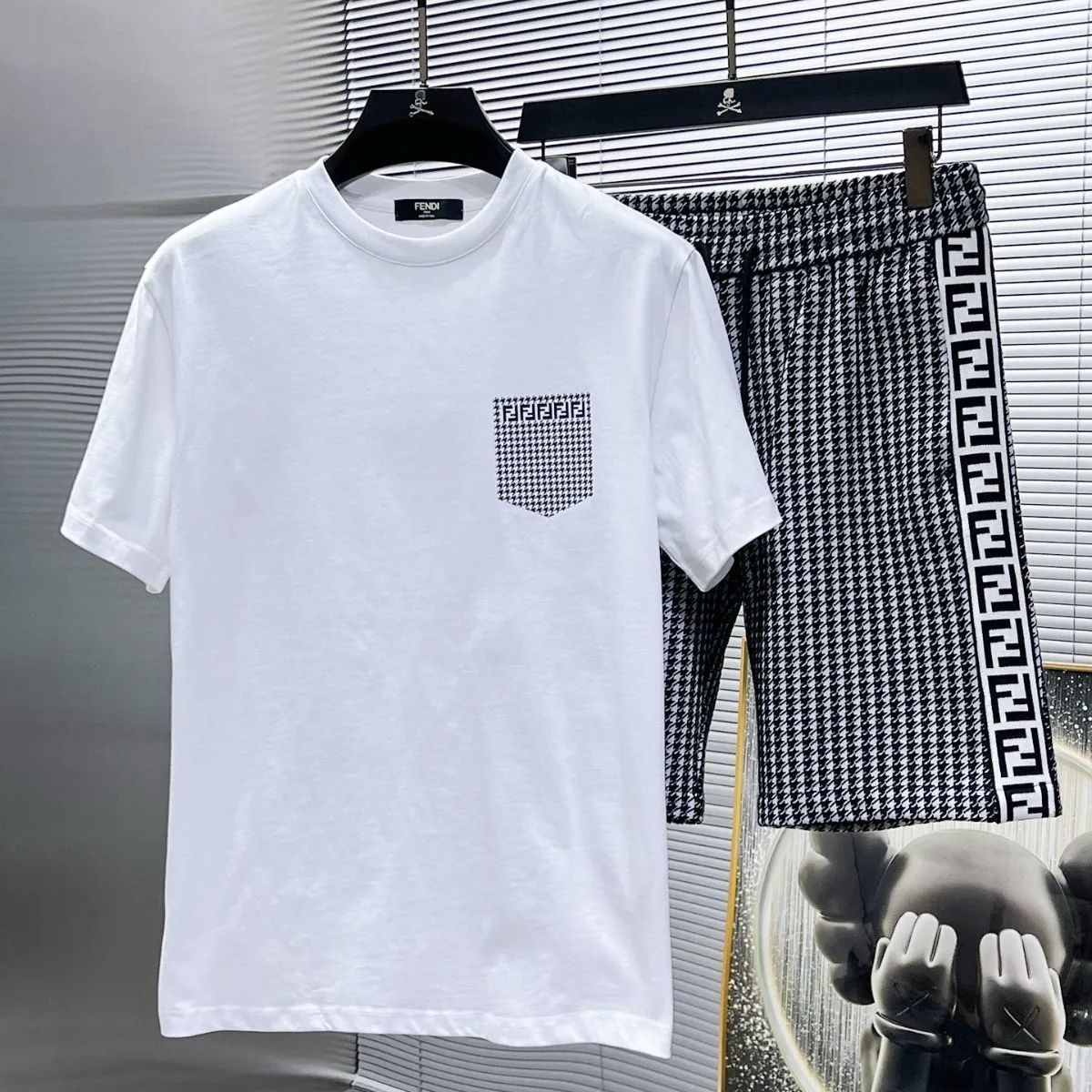 FENDI Tシャツ ショートパンツ スーツ 上下 セット ホワイト グレー 