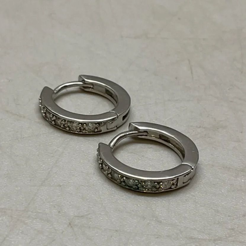 SN322 フープピアス シンプル シルバー ダイヤ？ 重さ 2.3g