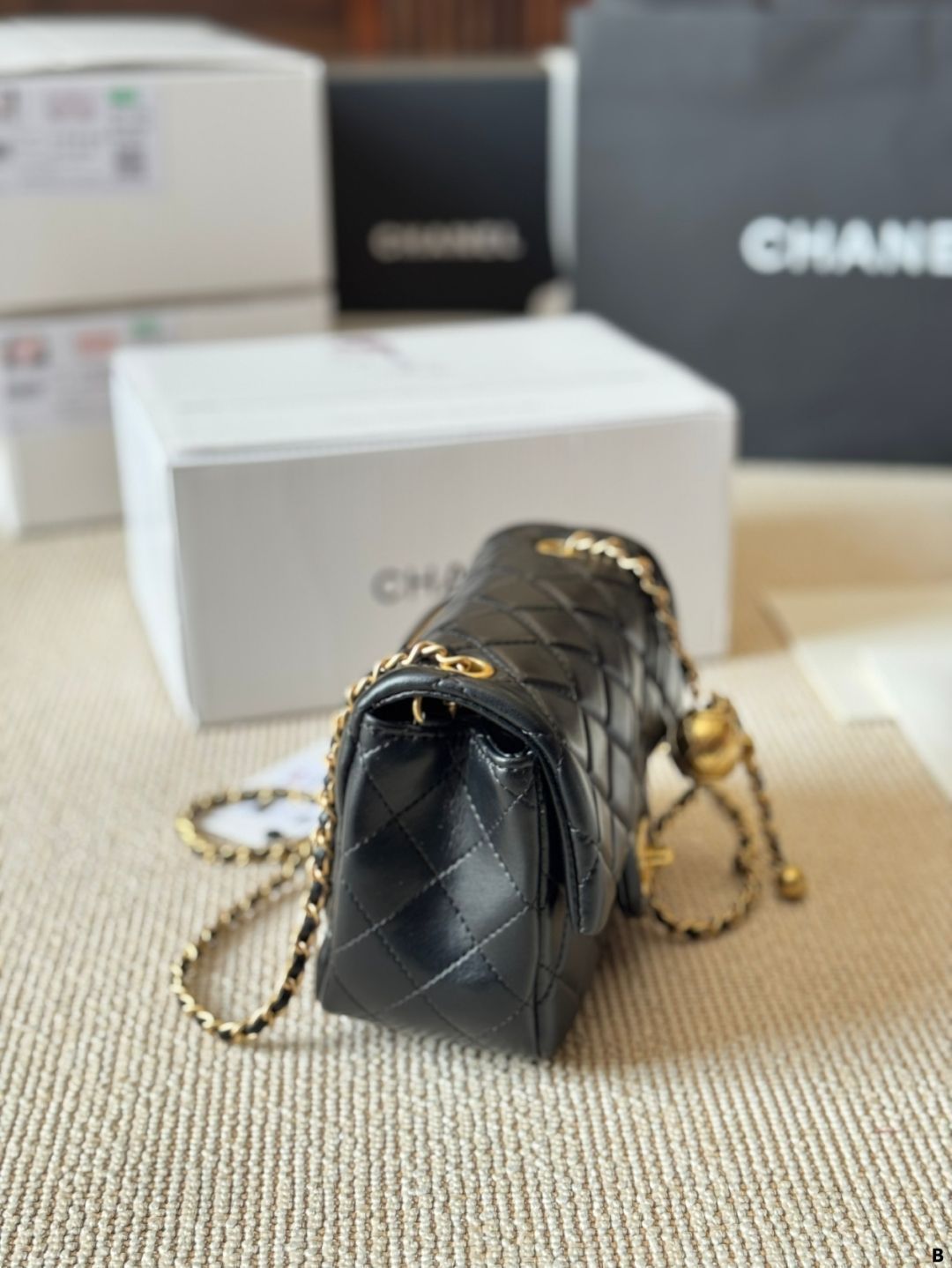 今日特価】Chanel Gold Ball Quilted Flap Bag シャネル