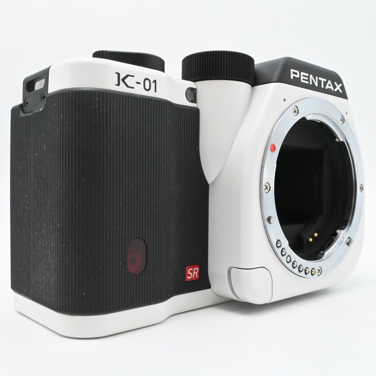 PENTAX デジタル一眼カメラ K-01 ボディ ホワイト/ブラック K-01BODY WH/BK - メルカリ