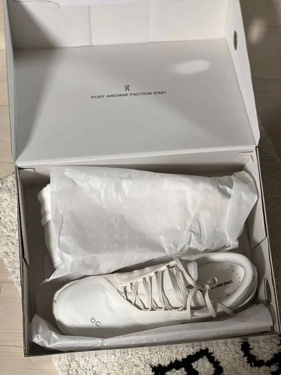 パフ オンランニング 290 白です