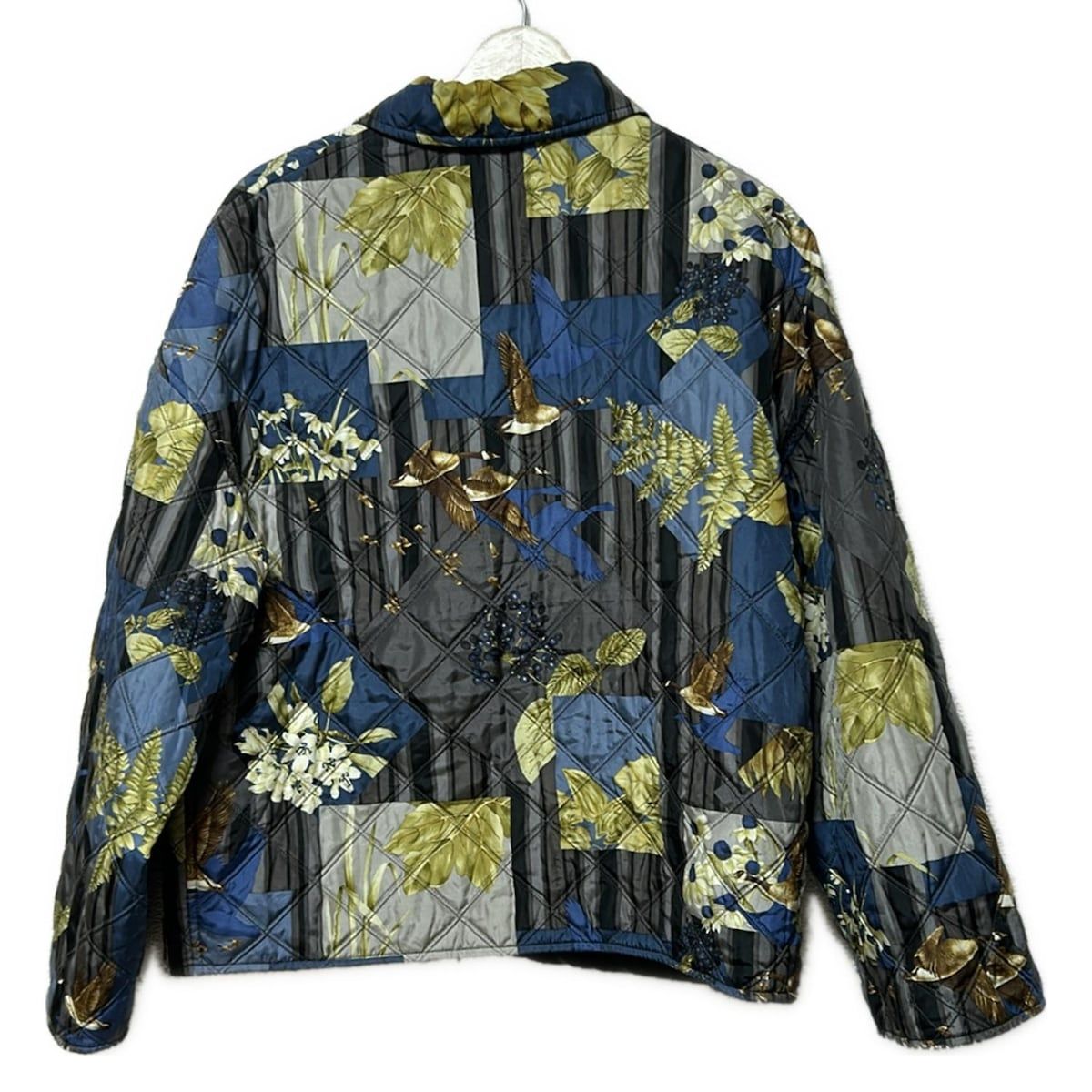 サルバトーレフェラガモ ブルゾン サイズM レディース - ネイビー×ダークグレー×マルチ 長袖|シルク|中綿|キルティング|花柄|冬