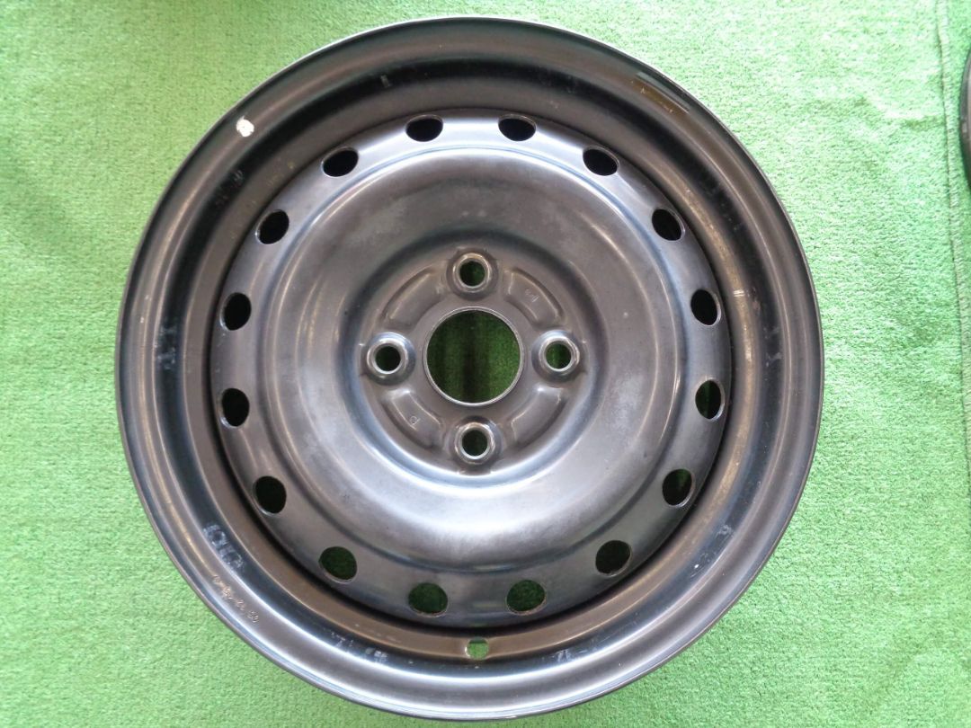 中古スチールホイール13X4.5 4/100 35 トヨタパッソ純正（VM)4本