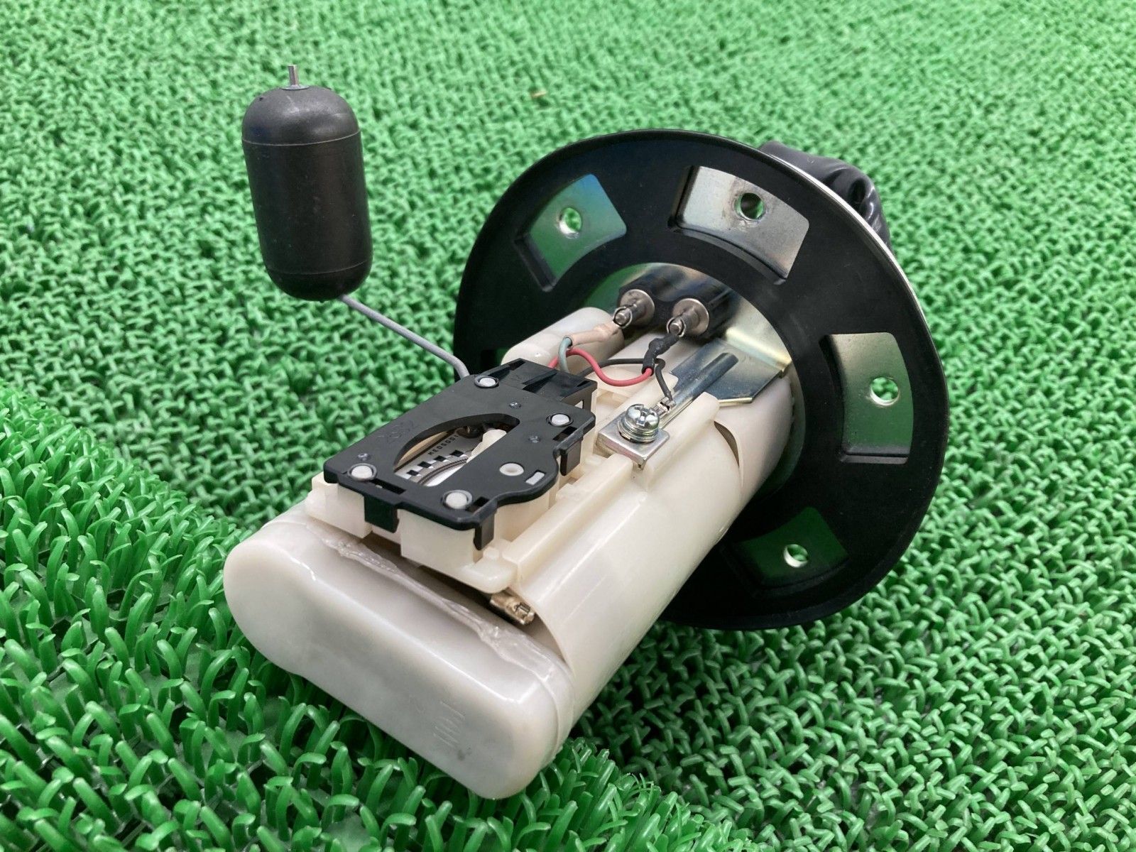 フューエルポンプ UC-T35HU53