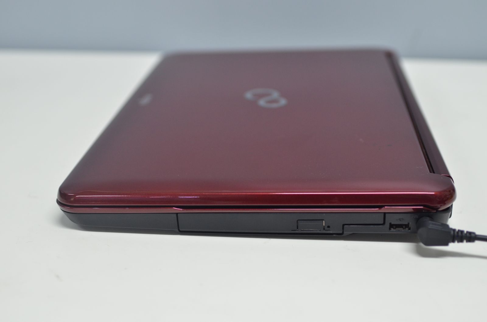 中古ノートPC富士通SSD256GBi7‐2670QM/メモリ8GB/15.6型