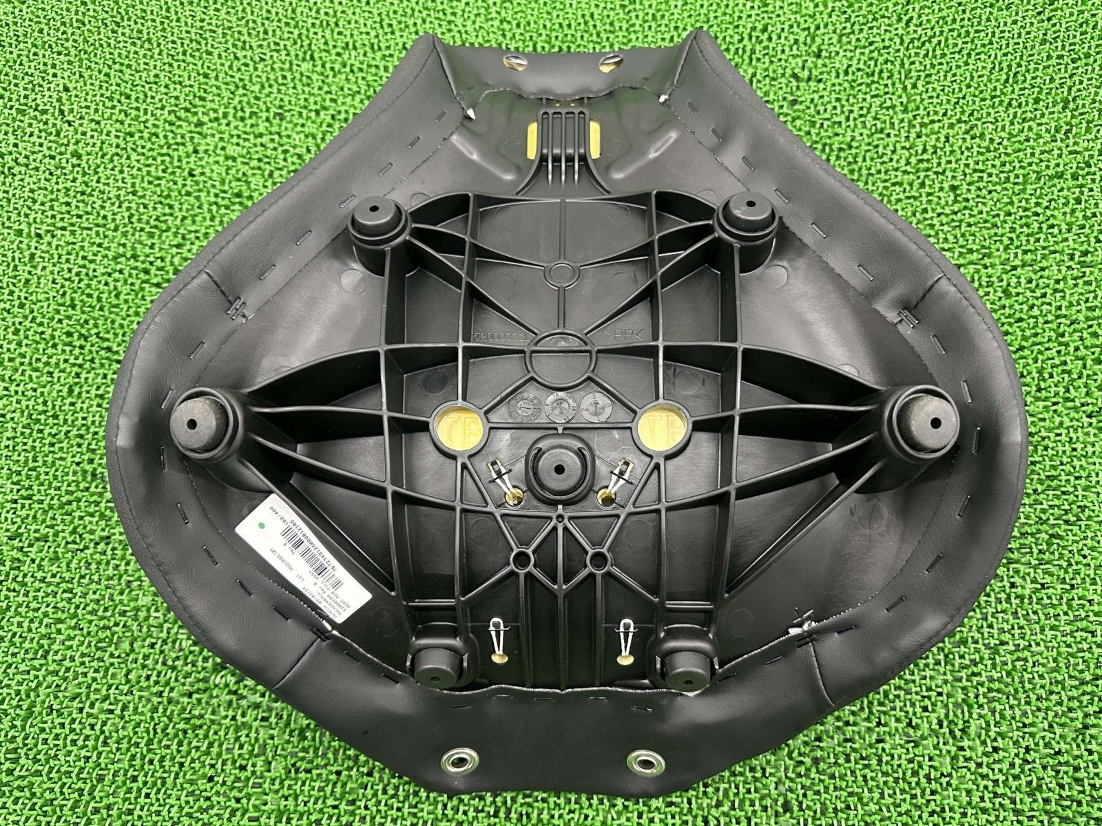 フロントシート 52000333L