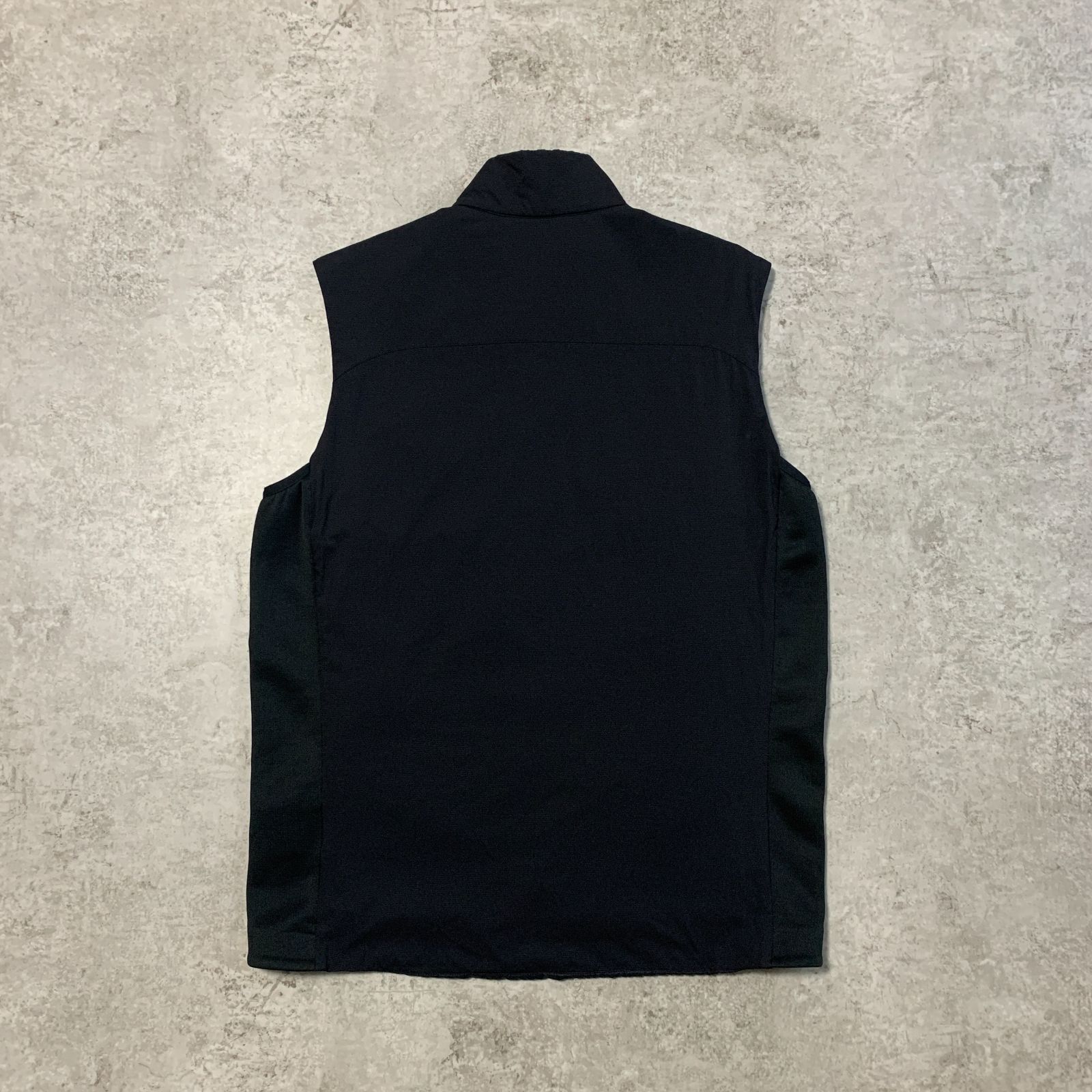 Arc’teryx ナイロンベスト 美品 ARC'TERYX ナイロンベスト ブラック サイズS