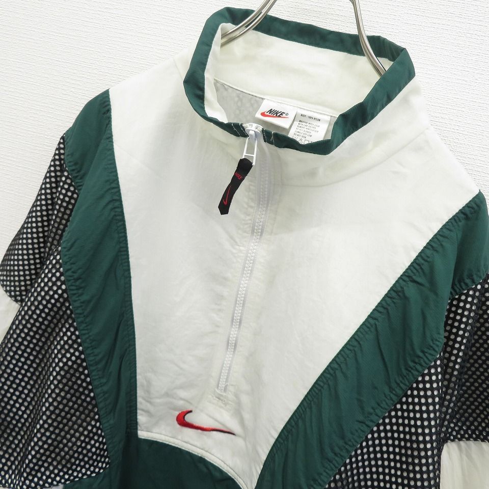 NIKE ナイキ　ハーフジップ　刺繍ロゴ　アノラックパーカー　ナイロンジャケット NIKE ナイキ ナイロン ハーフジップ アノラックパーカー 刺繍