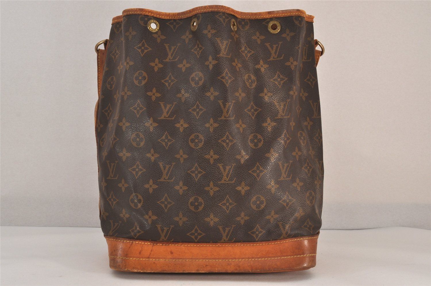 LOUIS VUITTON ルイヴィトン モノグラム ノエ ショルダー巾着型