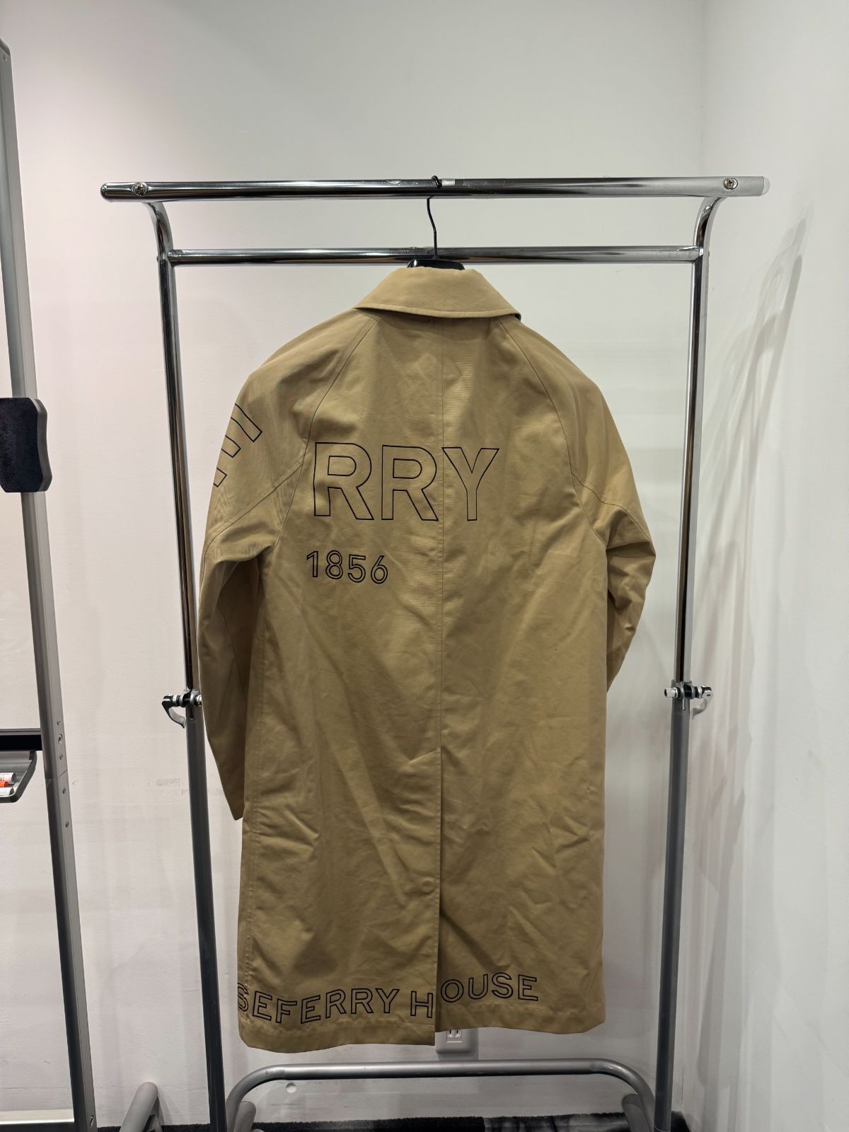 BURBERRY トレンチコート 2 コート D25072387