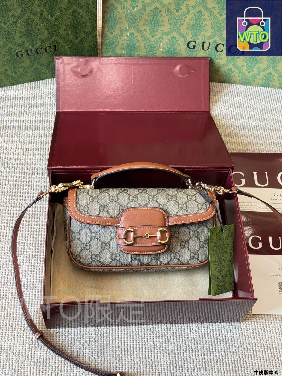 GUCCI アンダーアームバッグ　グッチ グッチ レザーショルダーバッグ ブロンディ ミディアム 699210